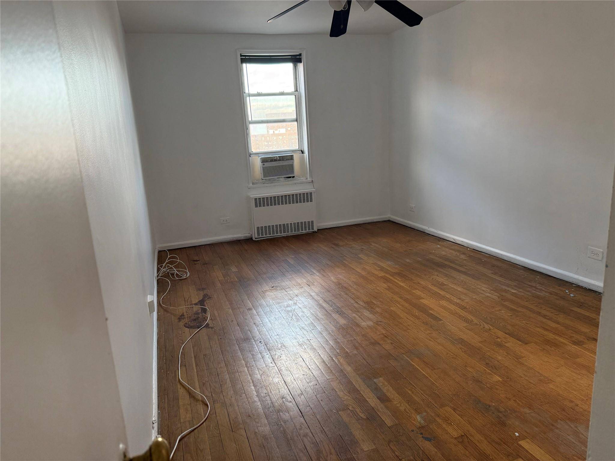 Rego Park, NY 11374,99-15 66th AVE #5E