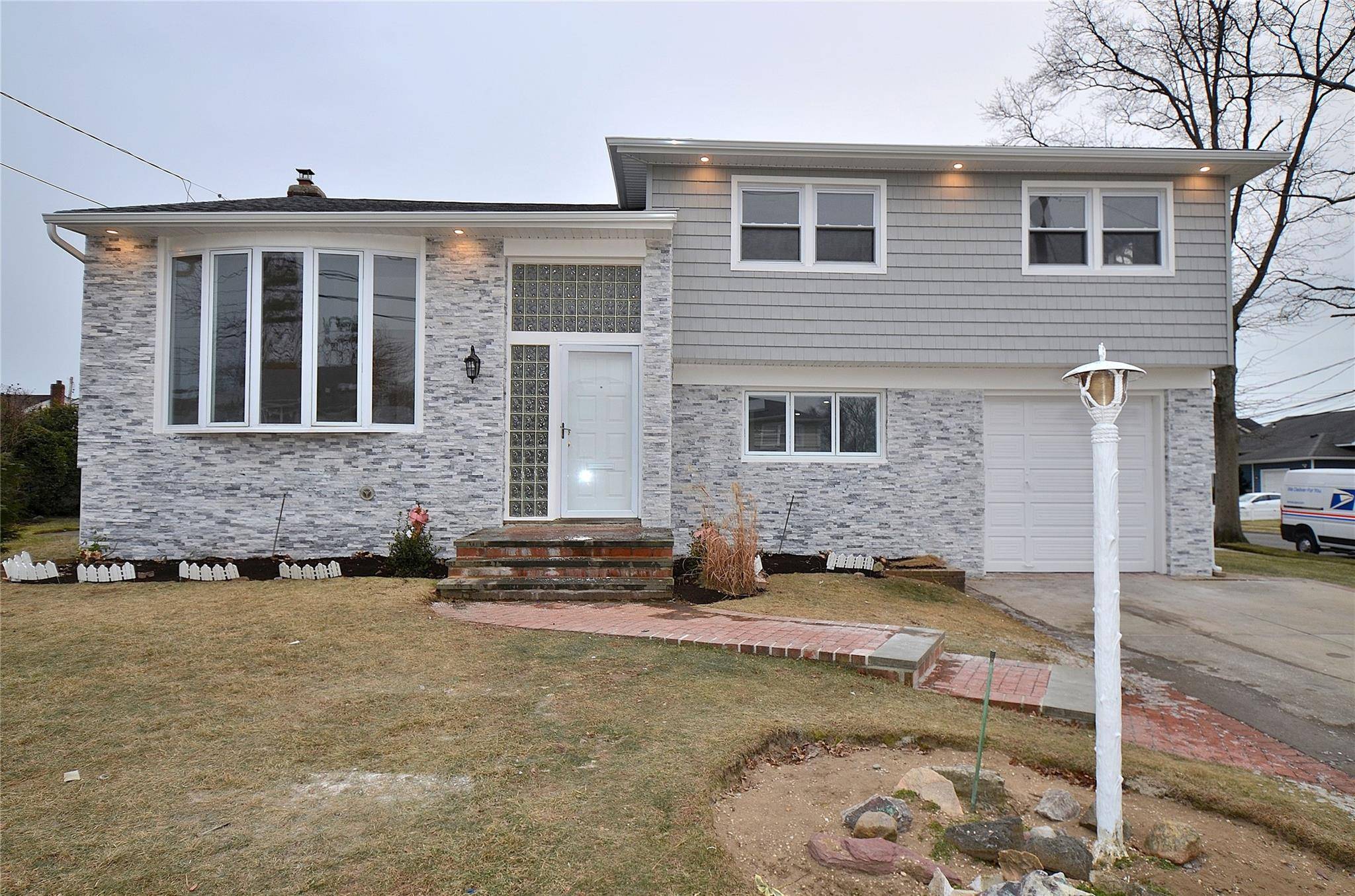 Baldwin, NY 11510,668 Jeffrey DR