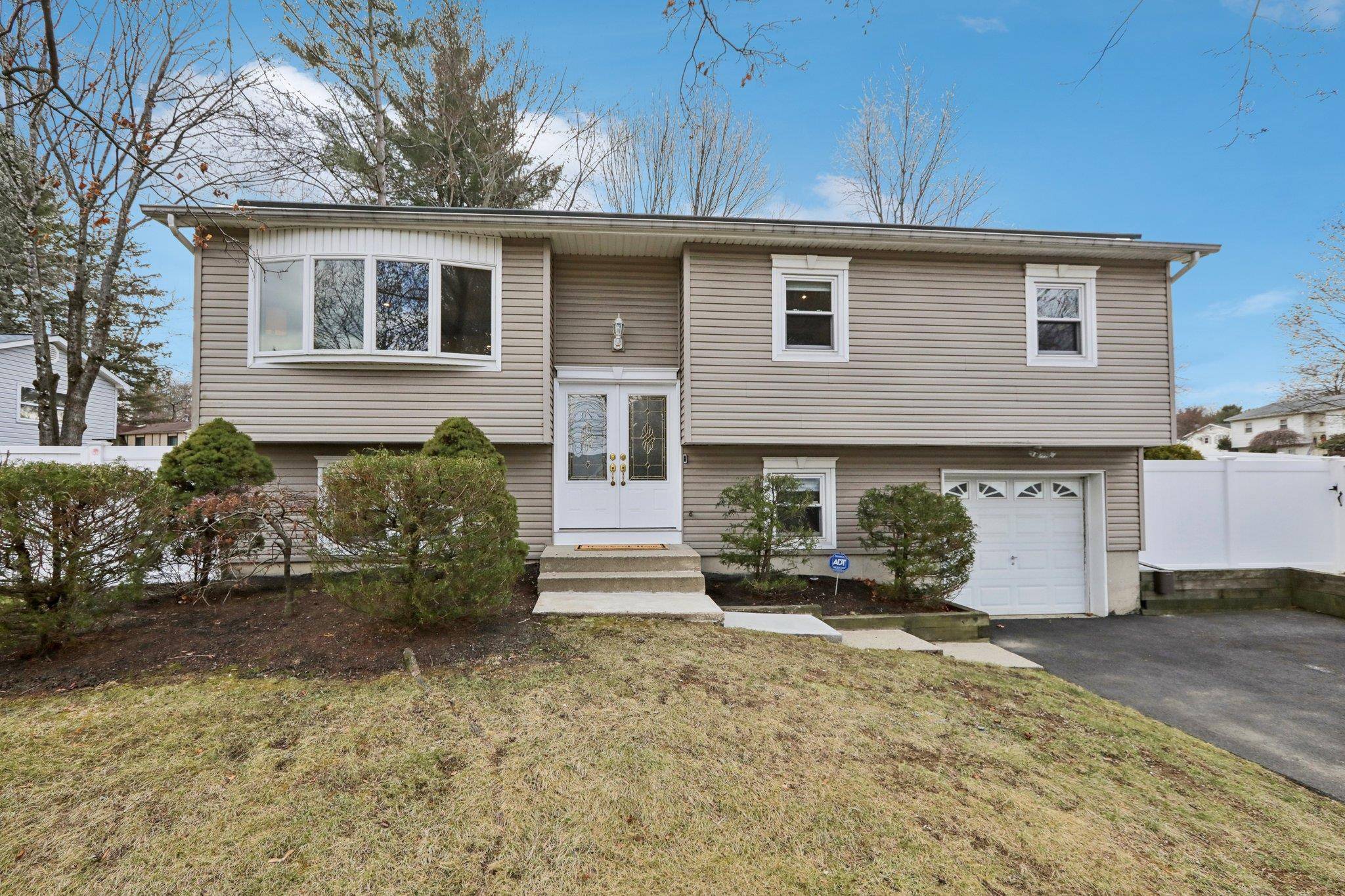 Haverstraw, NY 10984,3 Gleason DR