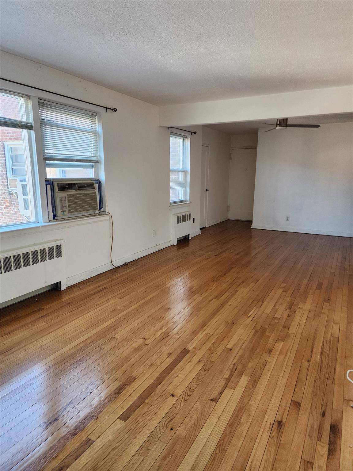 Kew Garden Hills, NY 11367,138-37 Jewel Ave #3