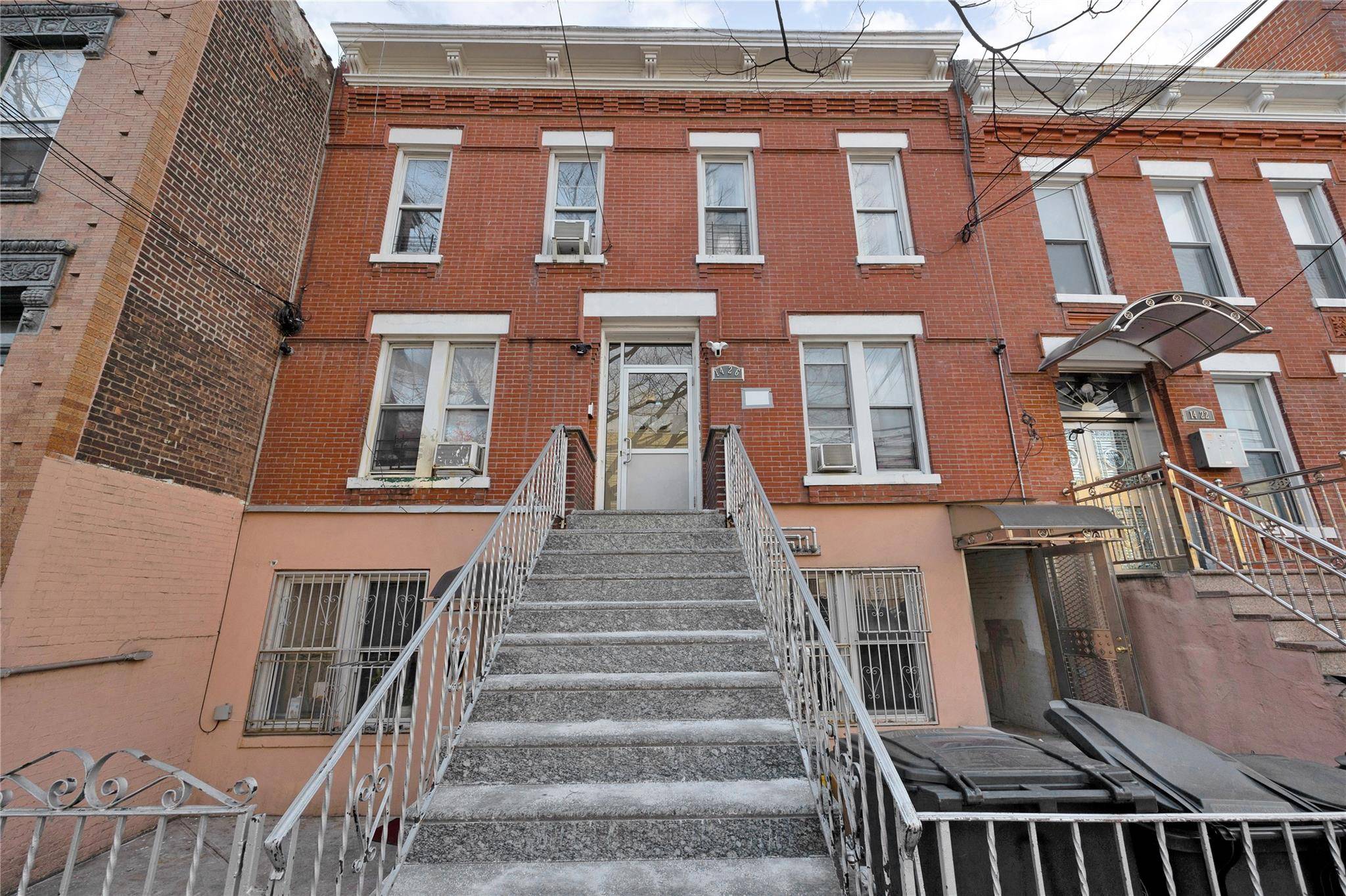 Astoria, NY 11102,14-26 30 DR