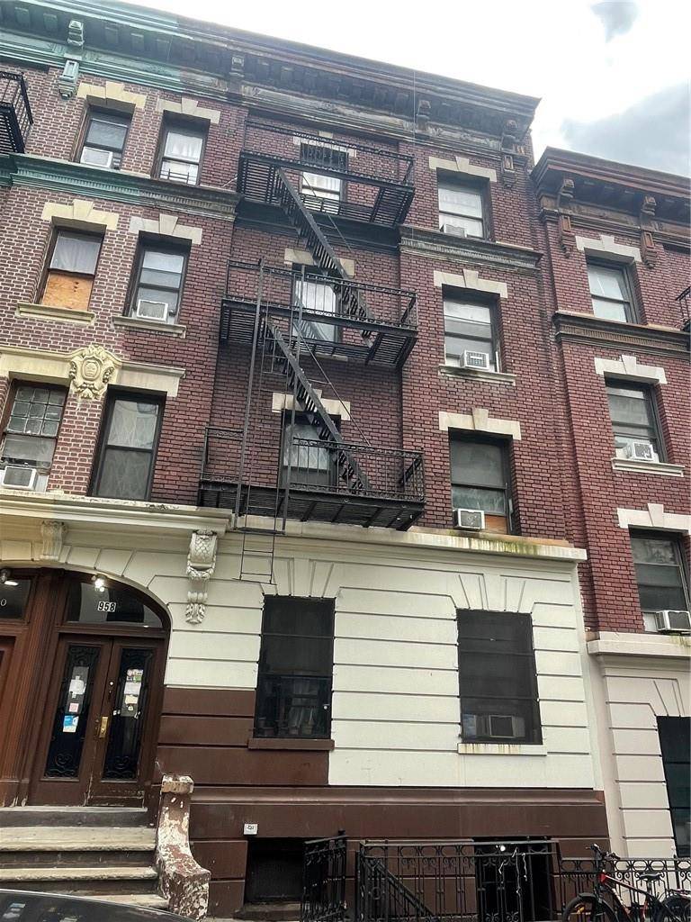 Bronx, NY 10452,958 Anderson AVE