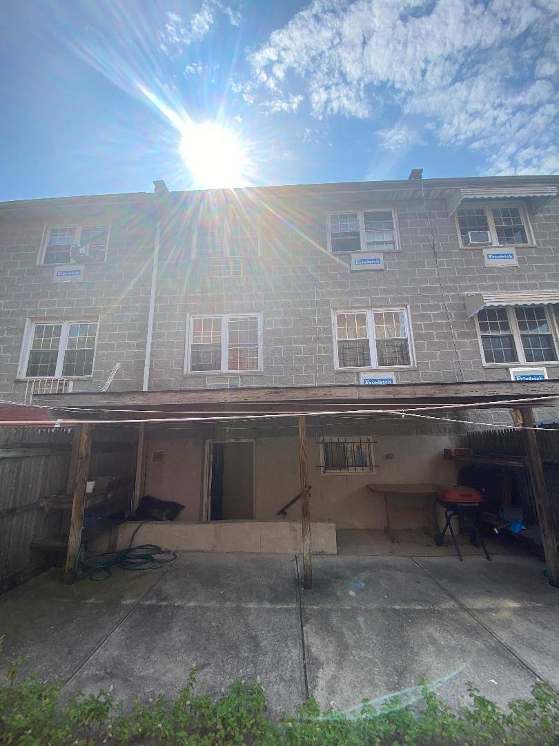 Bronx, NY 10466,4004 Grace AVE
