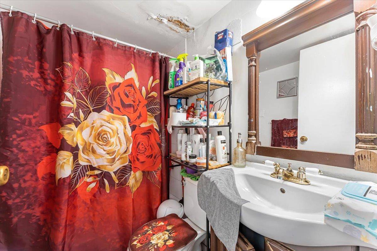 Bronx, NY 10459,999 Kelly St