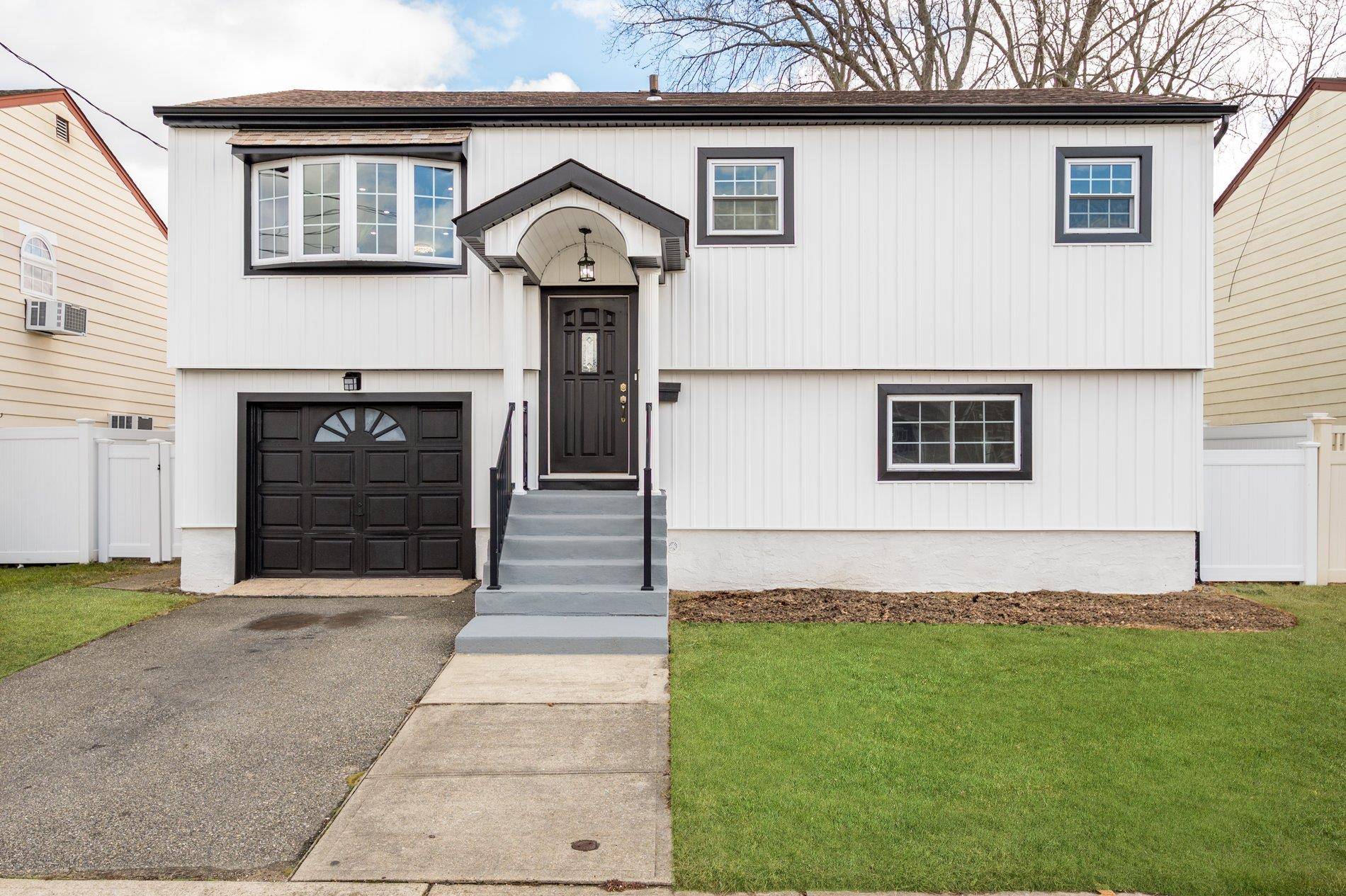 Freeport, NY 11520,377 Westside AVE