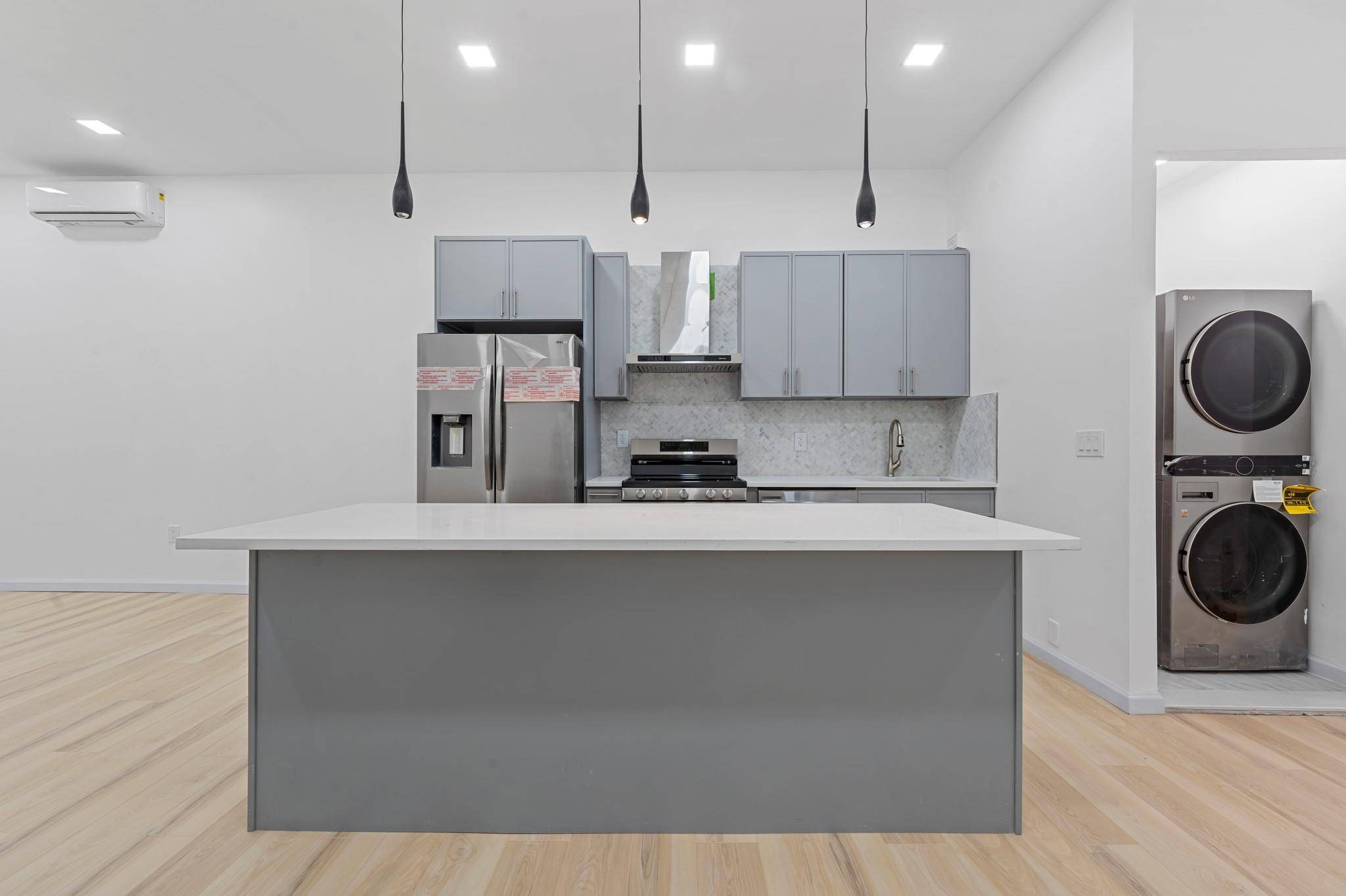 Brooklyn, NY 11221,1058 Jefferson AVE