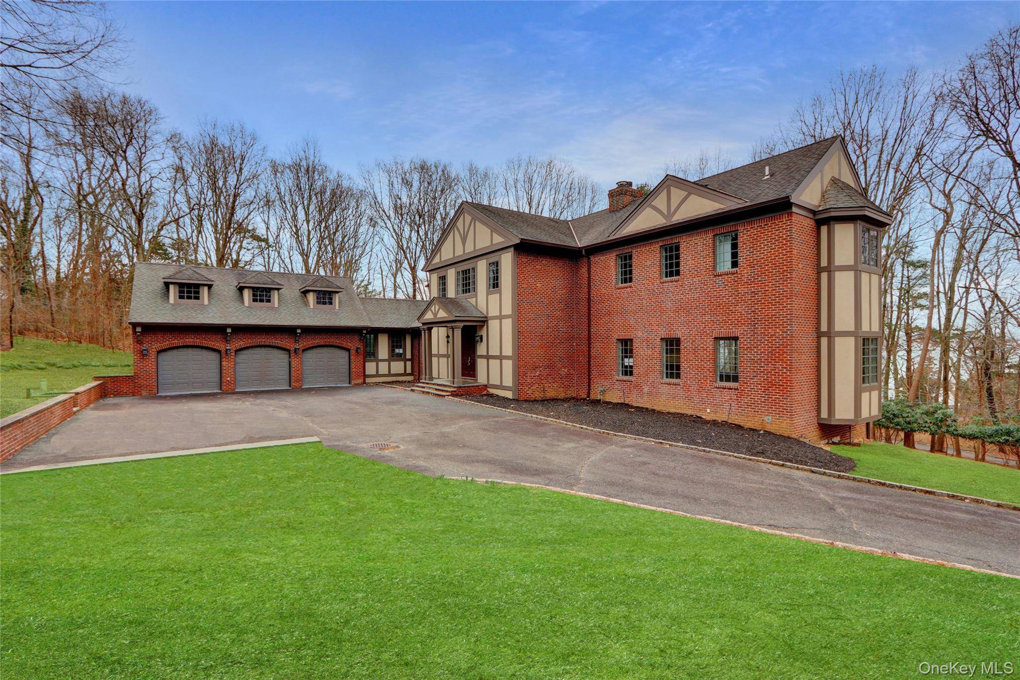 Centre Island, NY 11771,117 Centre Island RD