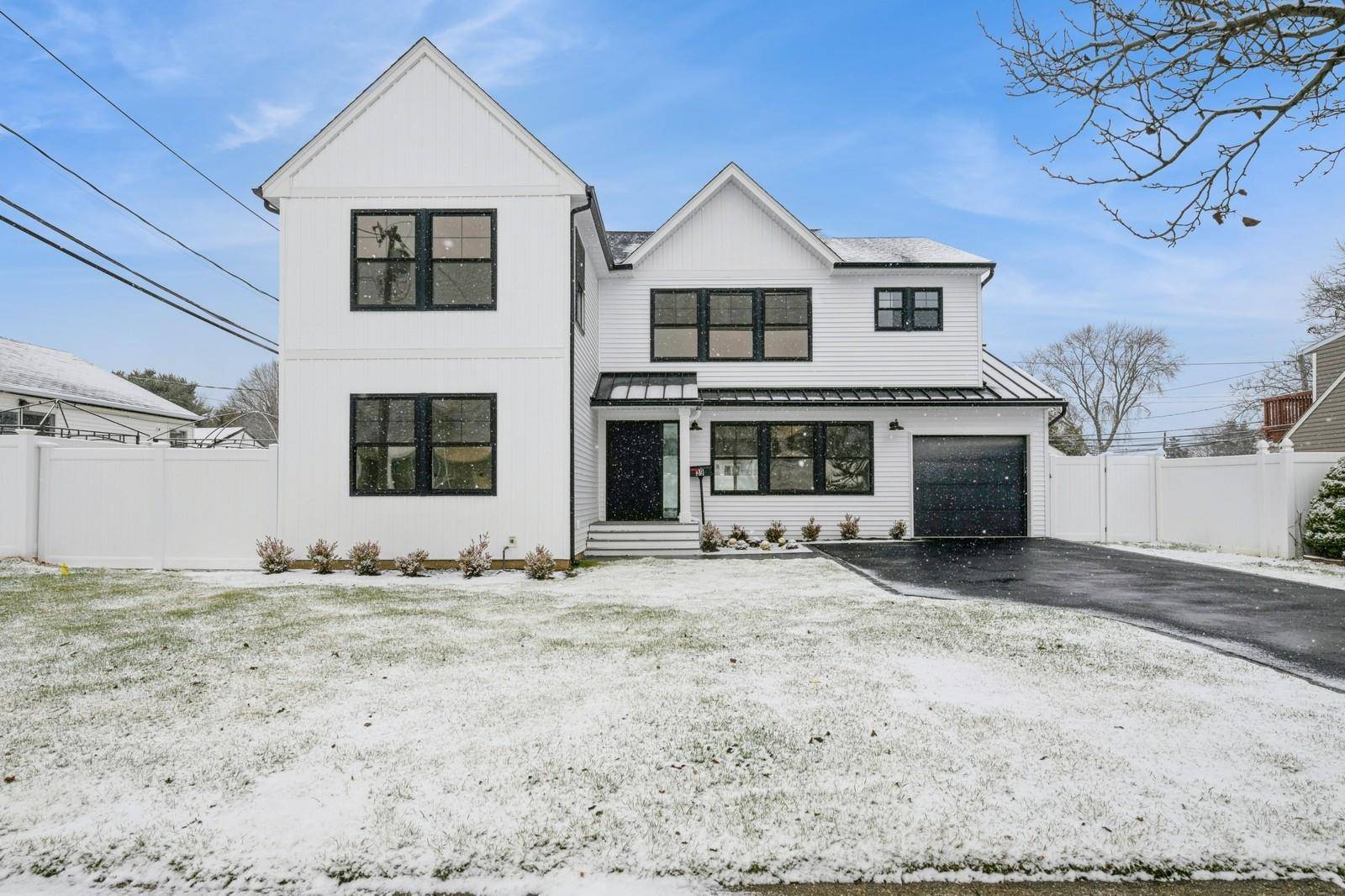 Bethpage, NY 11714,39 Devon RD