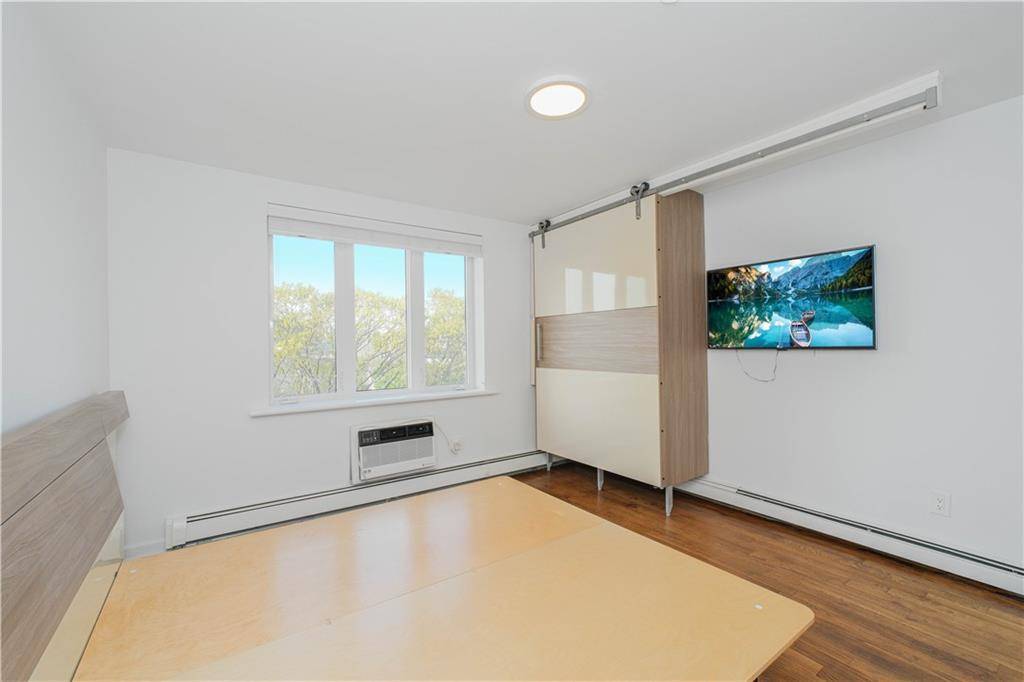 Brooklyn, NY 11235,3360 Shore Pkwy #6A