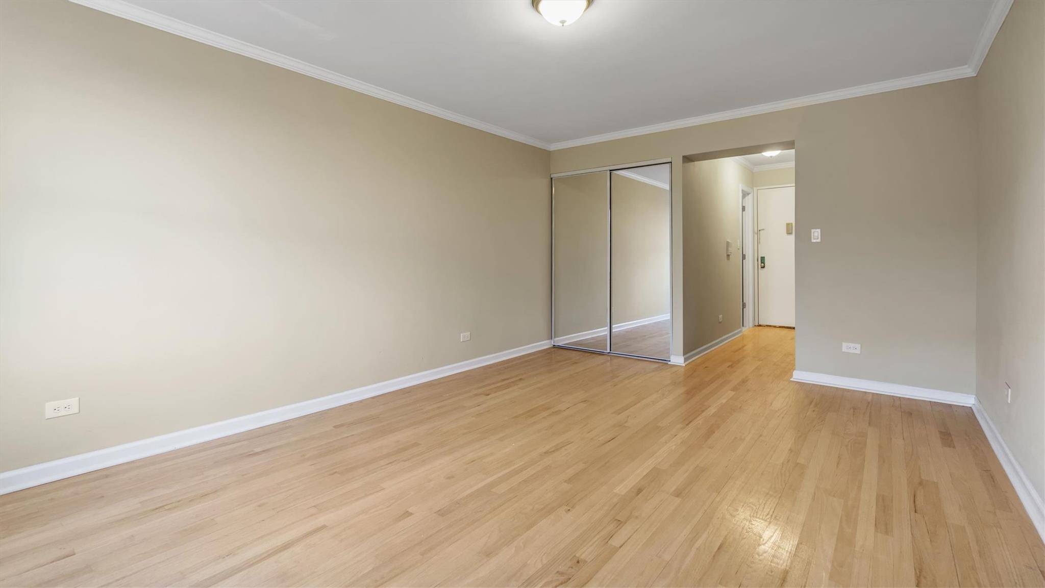 Sunnyside, NY 11104,50-21 39th PL #2C