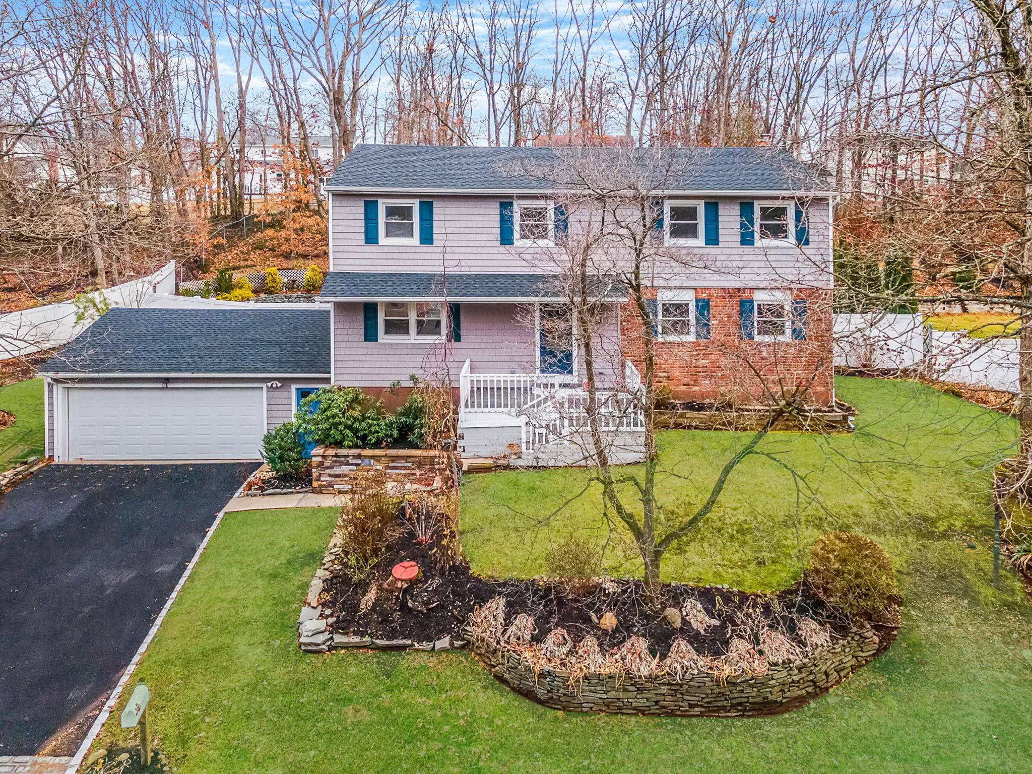 Smithtown, NY 11787,60 Sheryl CRES