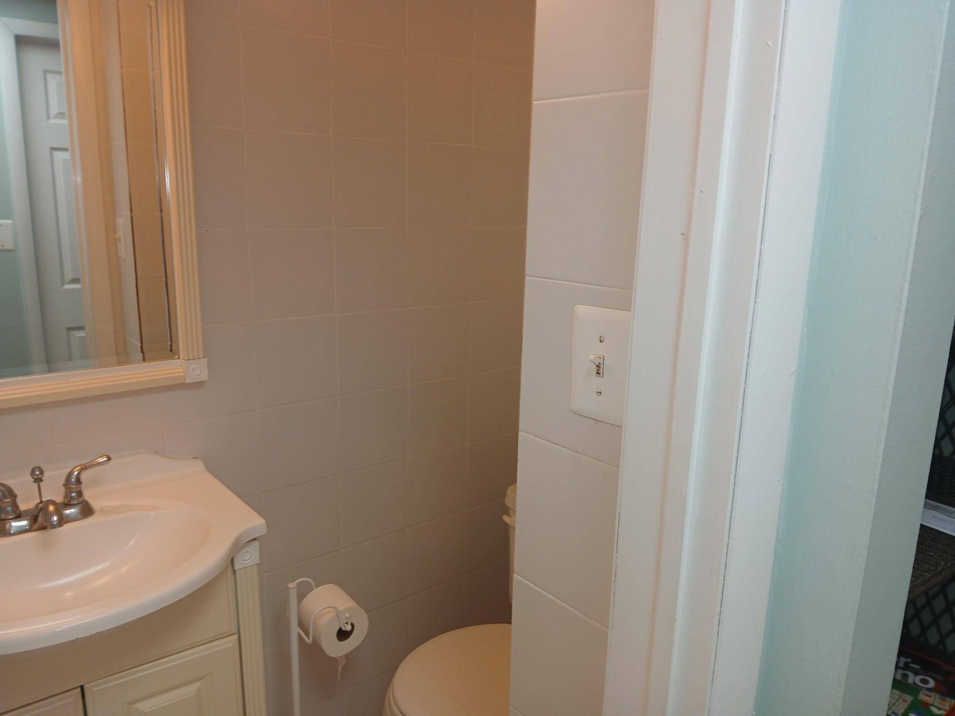 Westbury, NY 11590,309 Madison Street #6