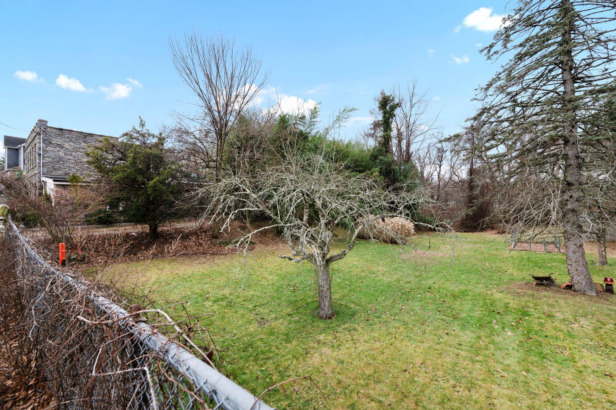 Rye, NY 10580,86 Maple AVE