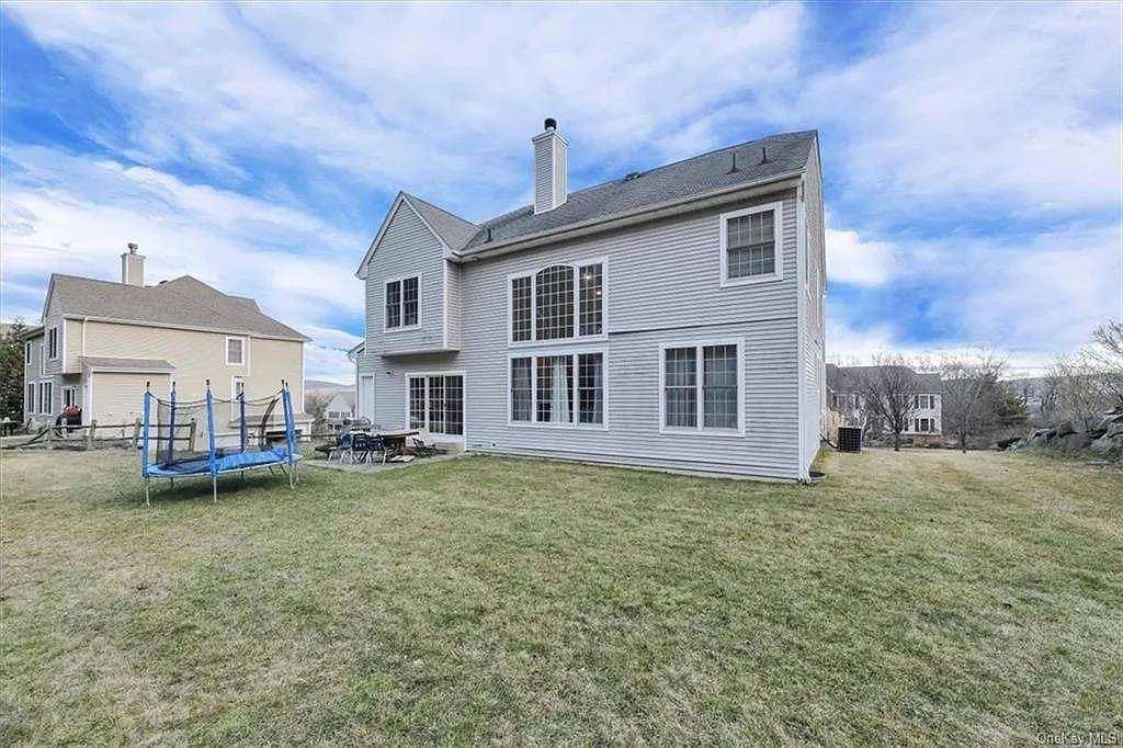 Highland Mills, NY 10930,5 Heather RDG