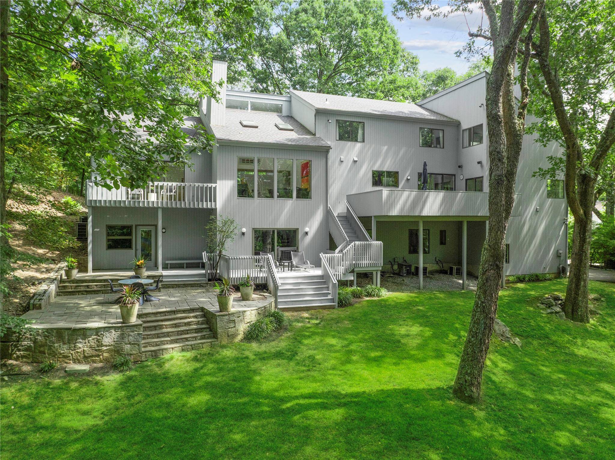 Mount Kisco, NY 10549,7 High Meadows RD