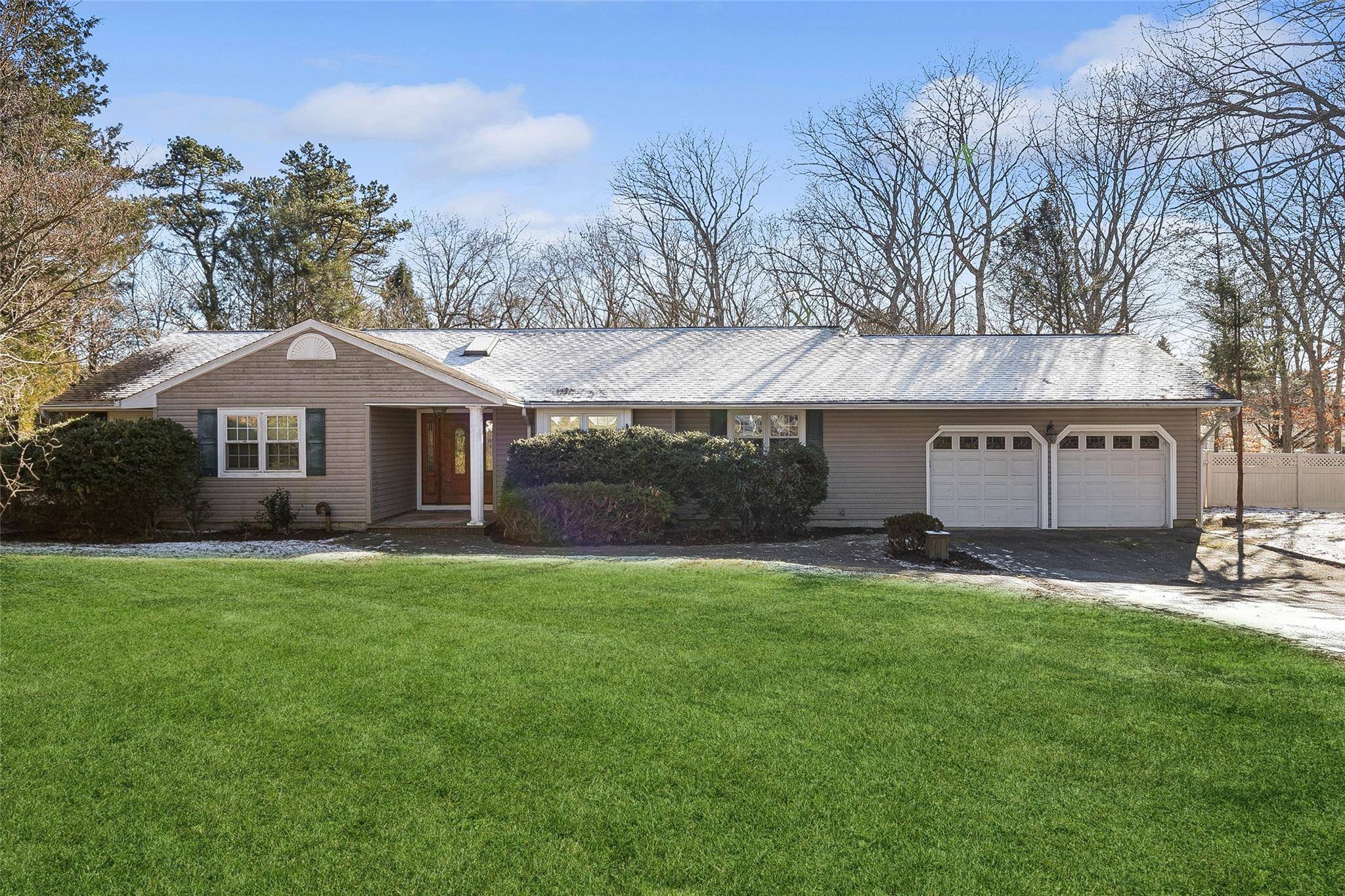 Nesconset, NY 11767,3 Pinewood CT