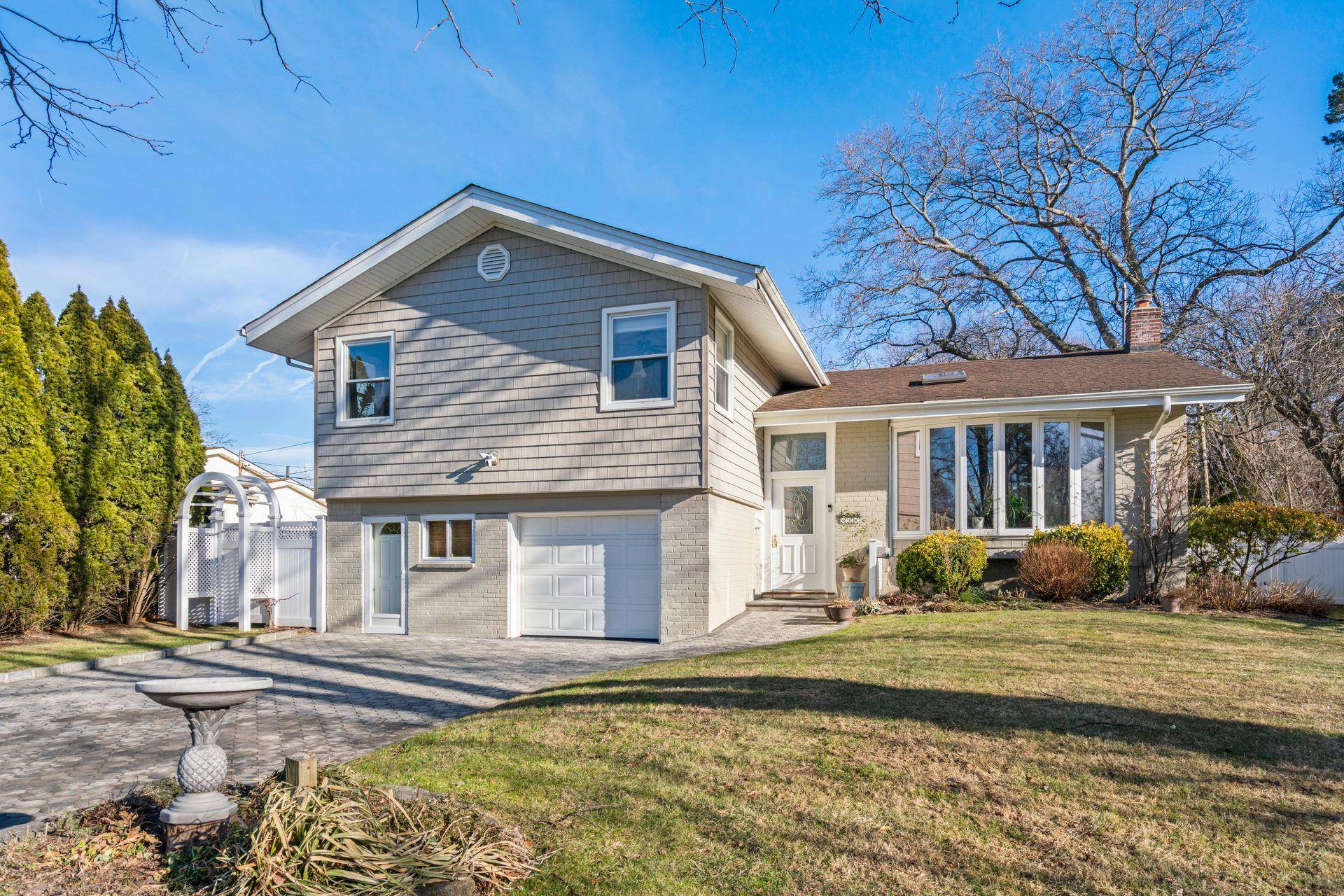 Jericho, NY 11753,218 Birchwood Park Drive