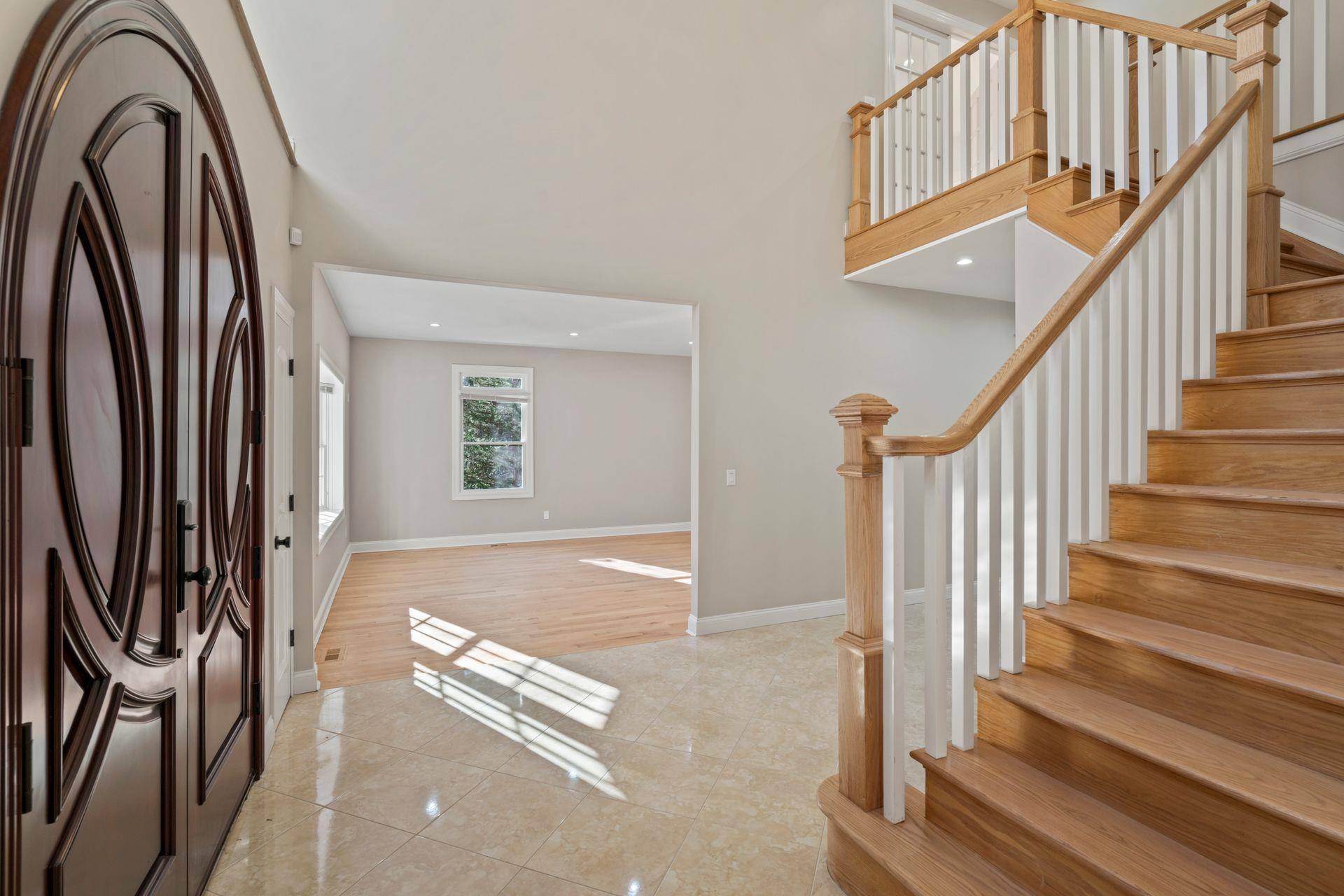 Smithtown, NY 11787,62 Winston DR