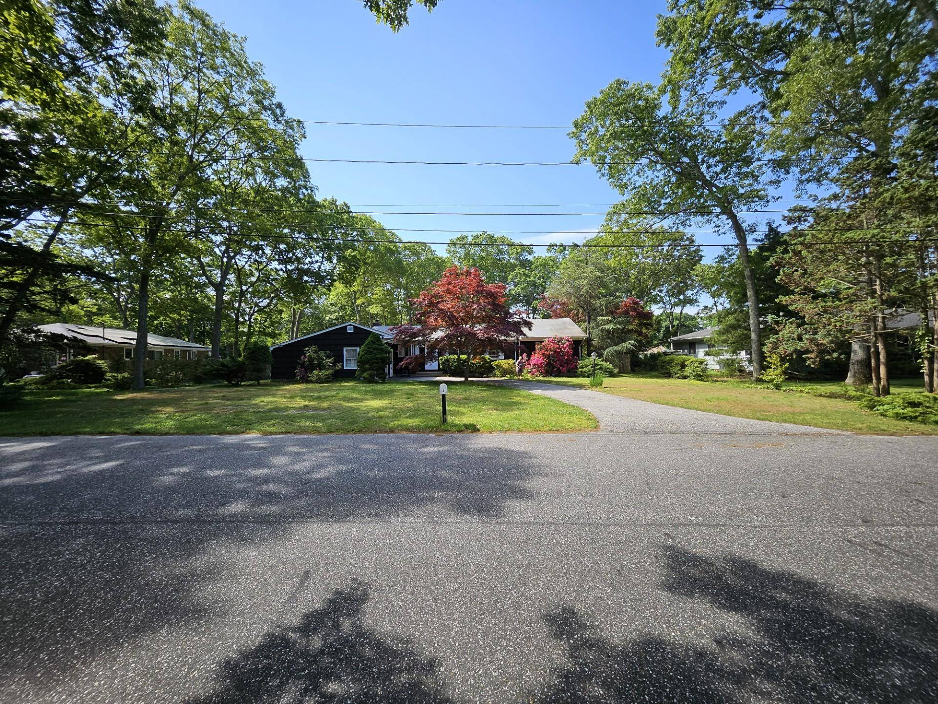 East Quogue, NY 11942,3 Evergreen Court
