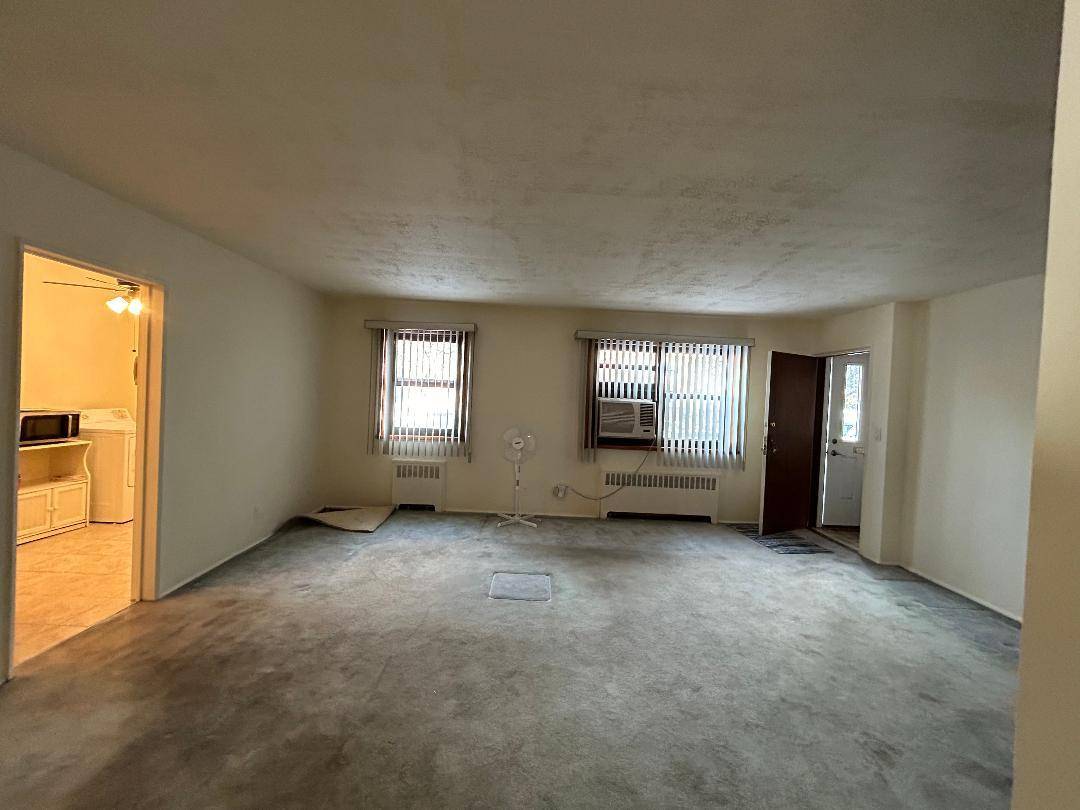 Whitestone, NY 11357,163-86 17th AVE #4-113