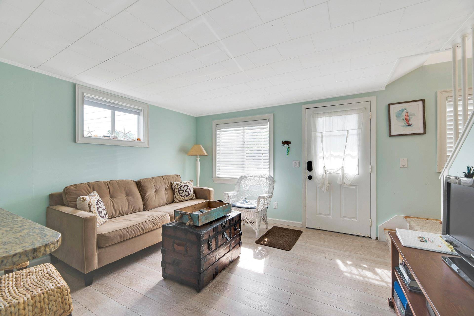 Hampton Bays, NY 11946,11 Oakhurst RD