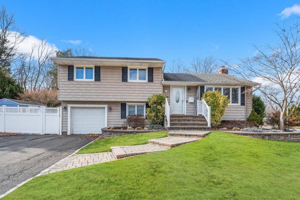Syosset, NY 11791,15 Richard LN