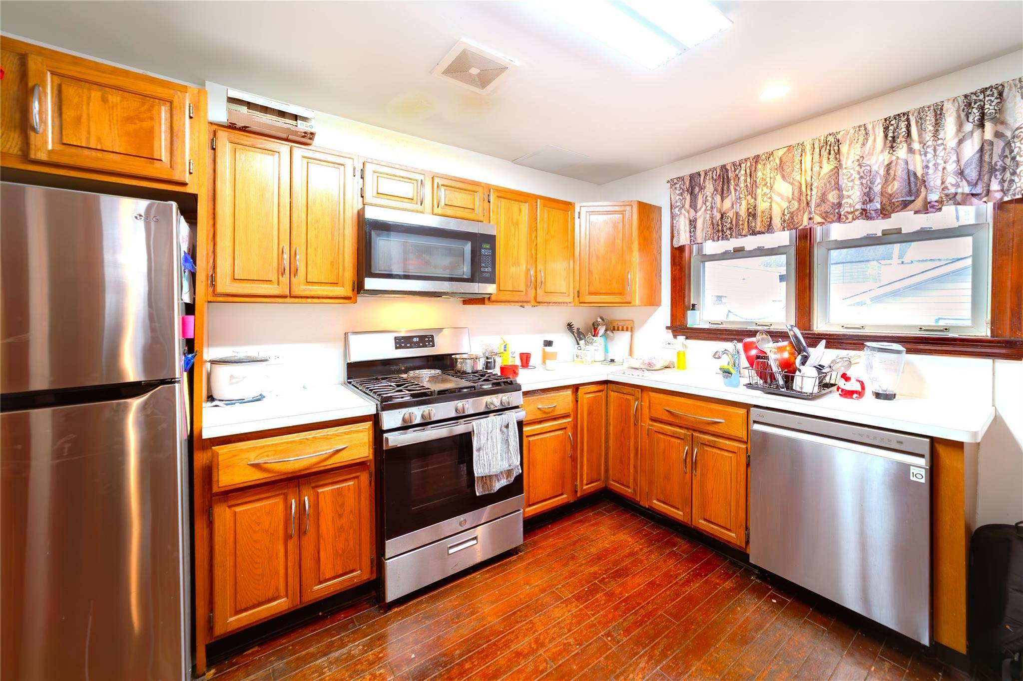 Maspeth, NY 11378,6054 59th DR