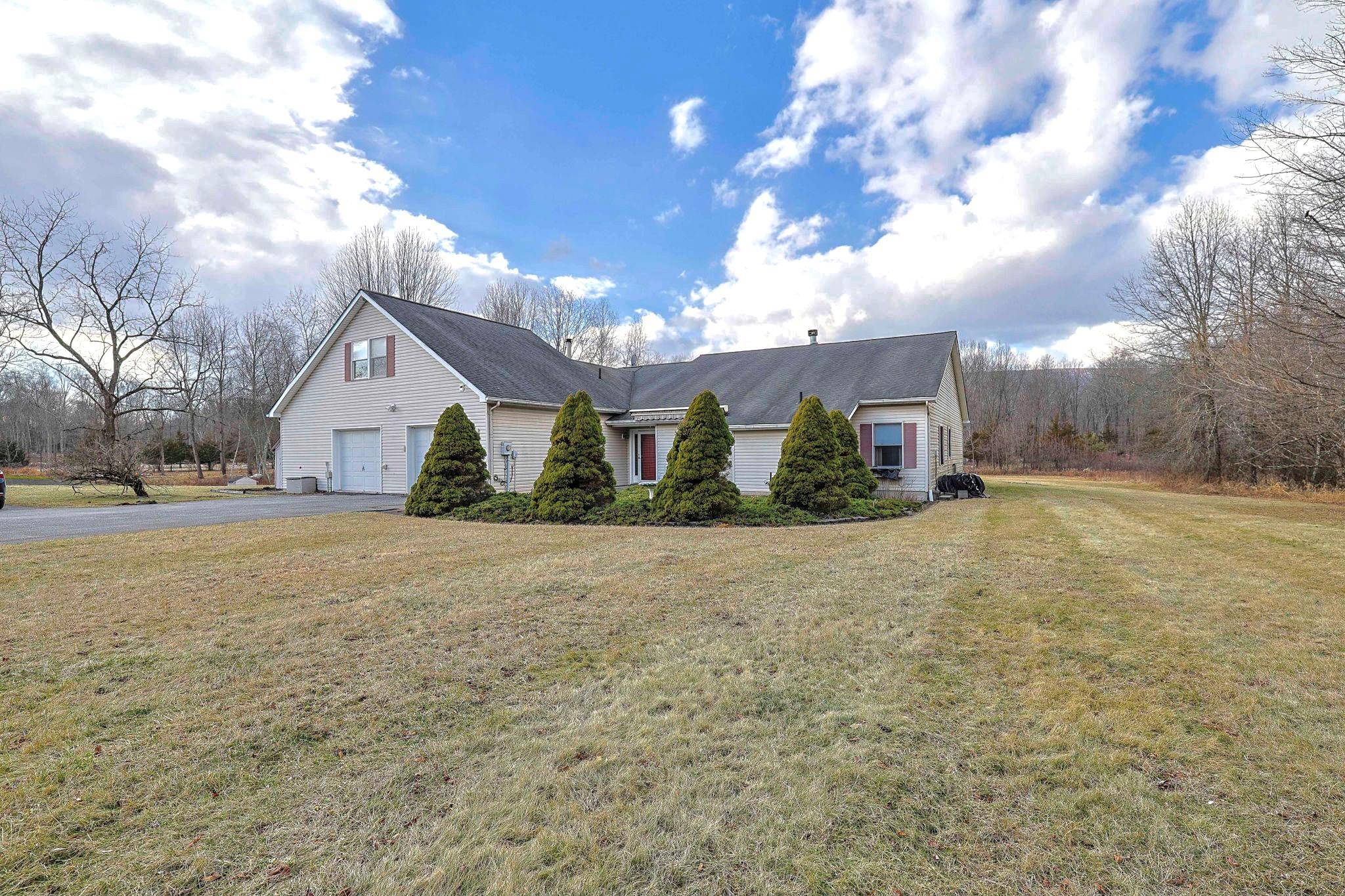 Pine Bush, NY 12566,1036 Benjamin Van Keuren DR