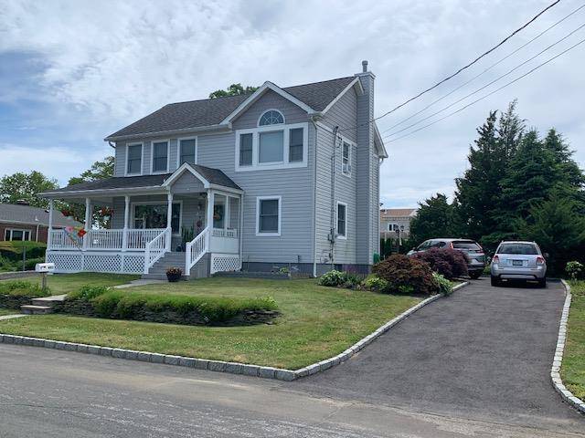 Lindenhurst, NY 11757,491 Pecan ST