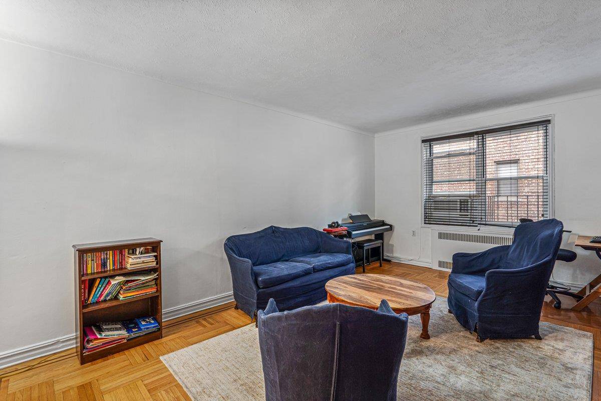 Forest Hills, NY 11375,99-45 67th RD #406