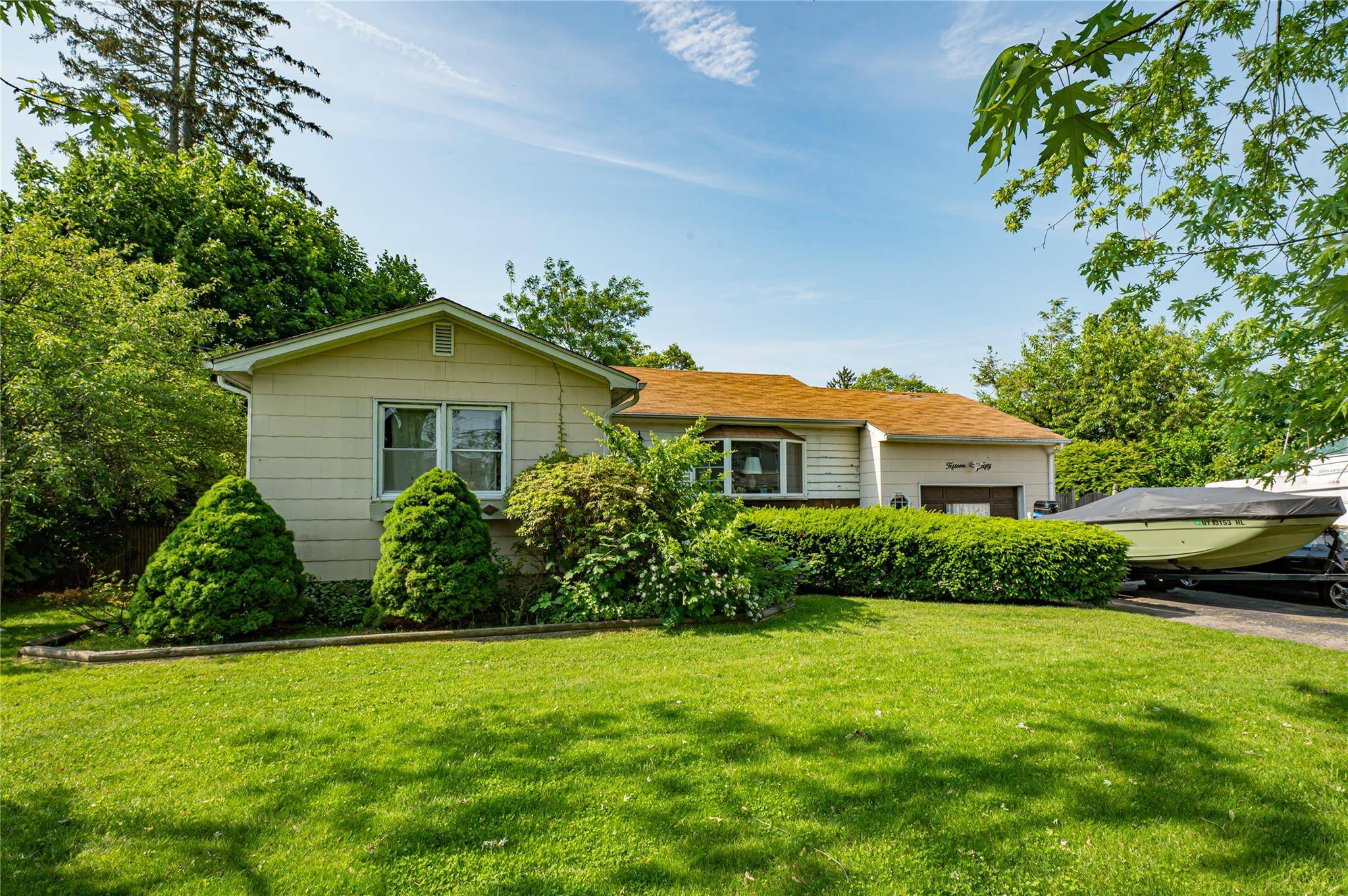 West Babylon, NY 11704,1550 11th ST