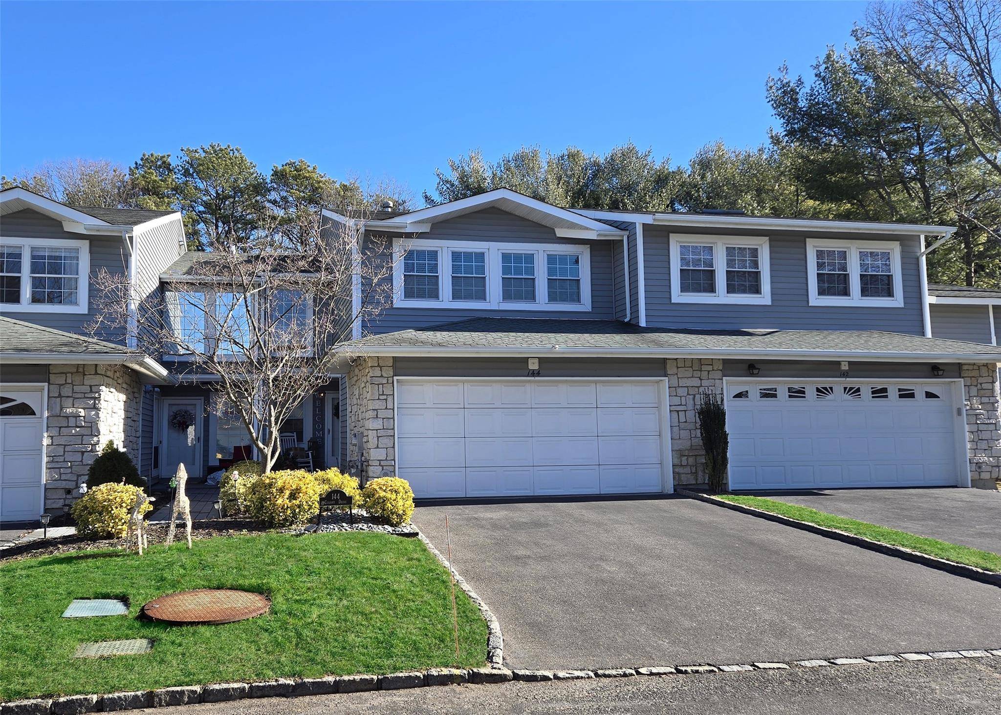 Holbrook, NY 11741,144 Colony DR