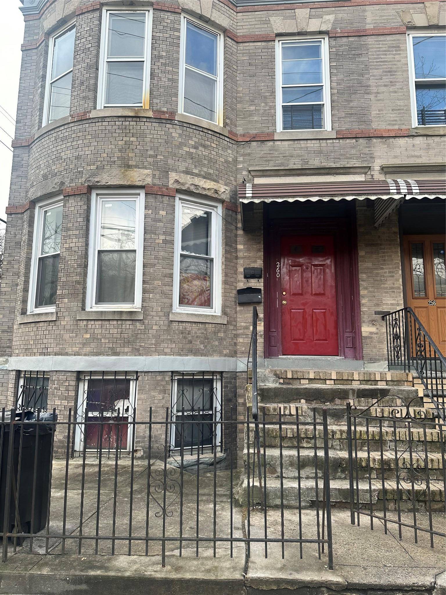 Brooklyn, NY 11208,260 Etna ST