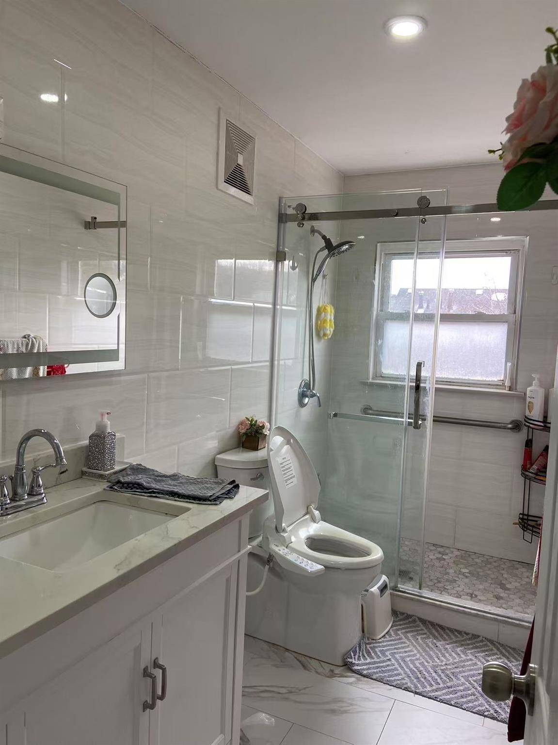 Little Neck, NY 11362,6357 Douglaston Pkwy #44