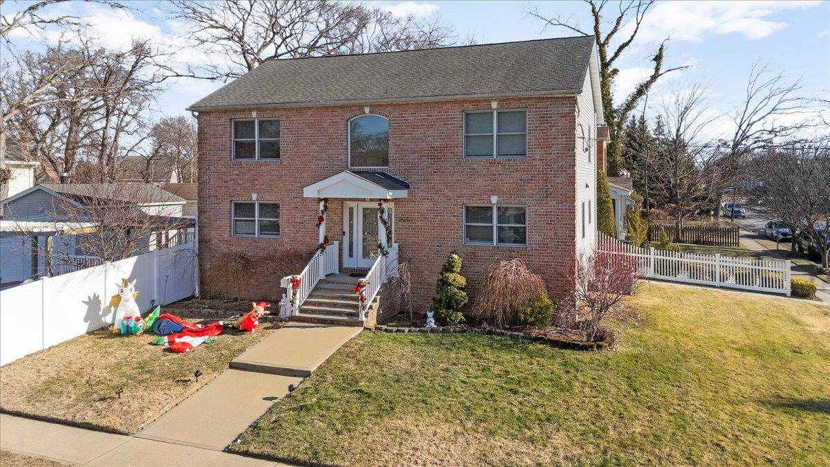 Bellmore, NY 11710,2007 Brook PL