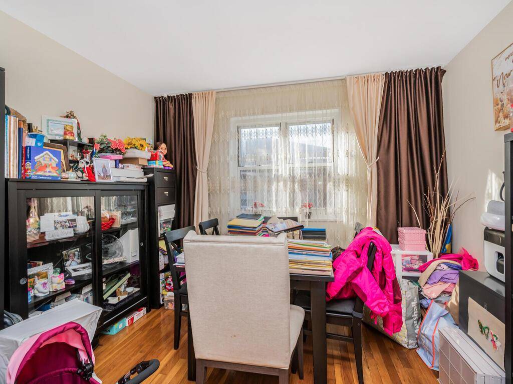 Yonkers, NY 10703,20 Dehaven DR #1D