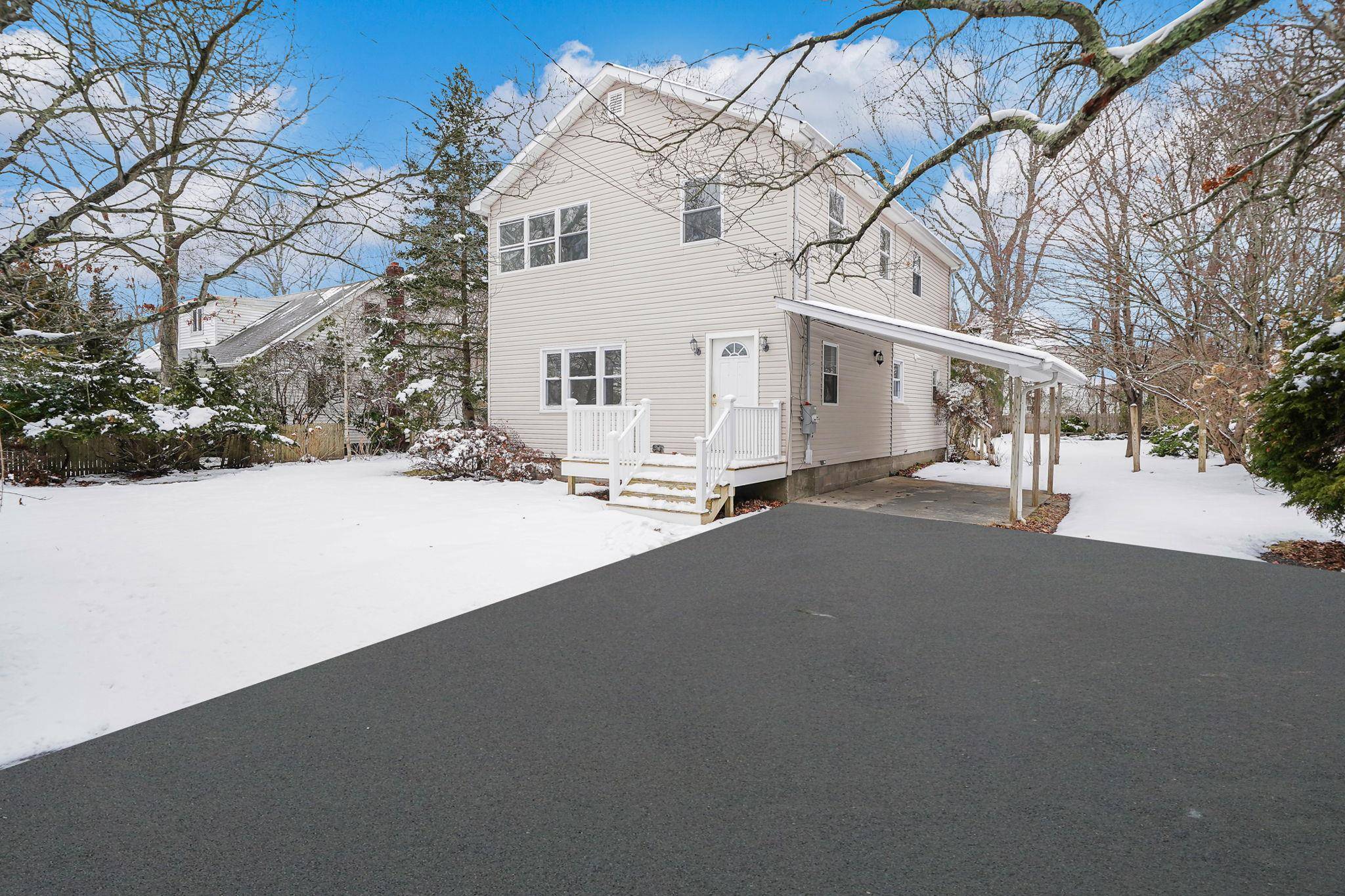 Hampton Bays, NY 11946,7 Cora CT