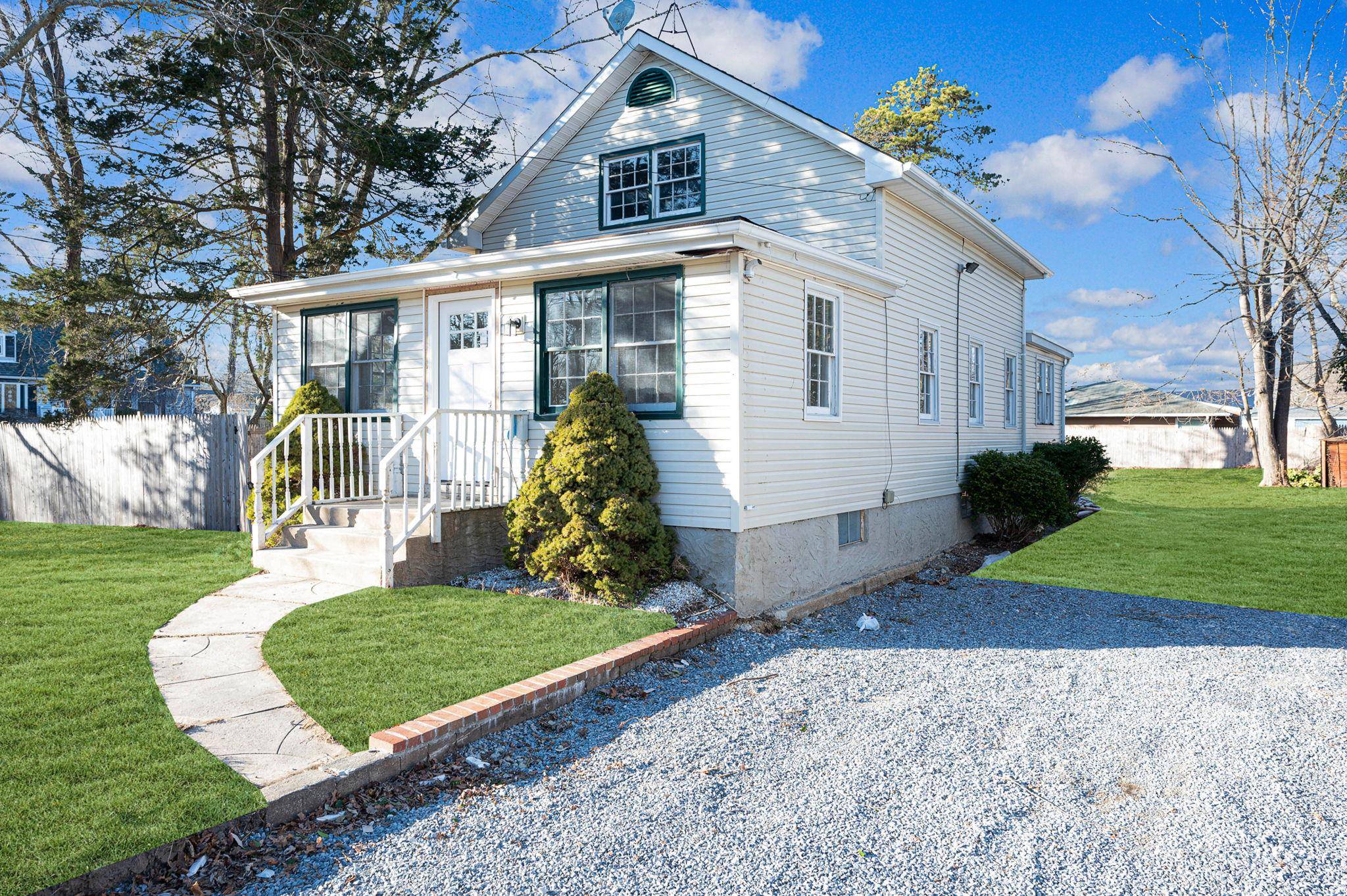Mastic Beach, NY 11951,49 Cedar RD