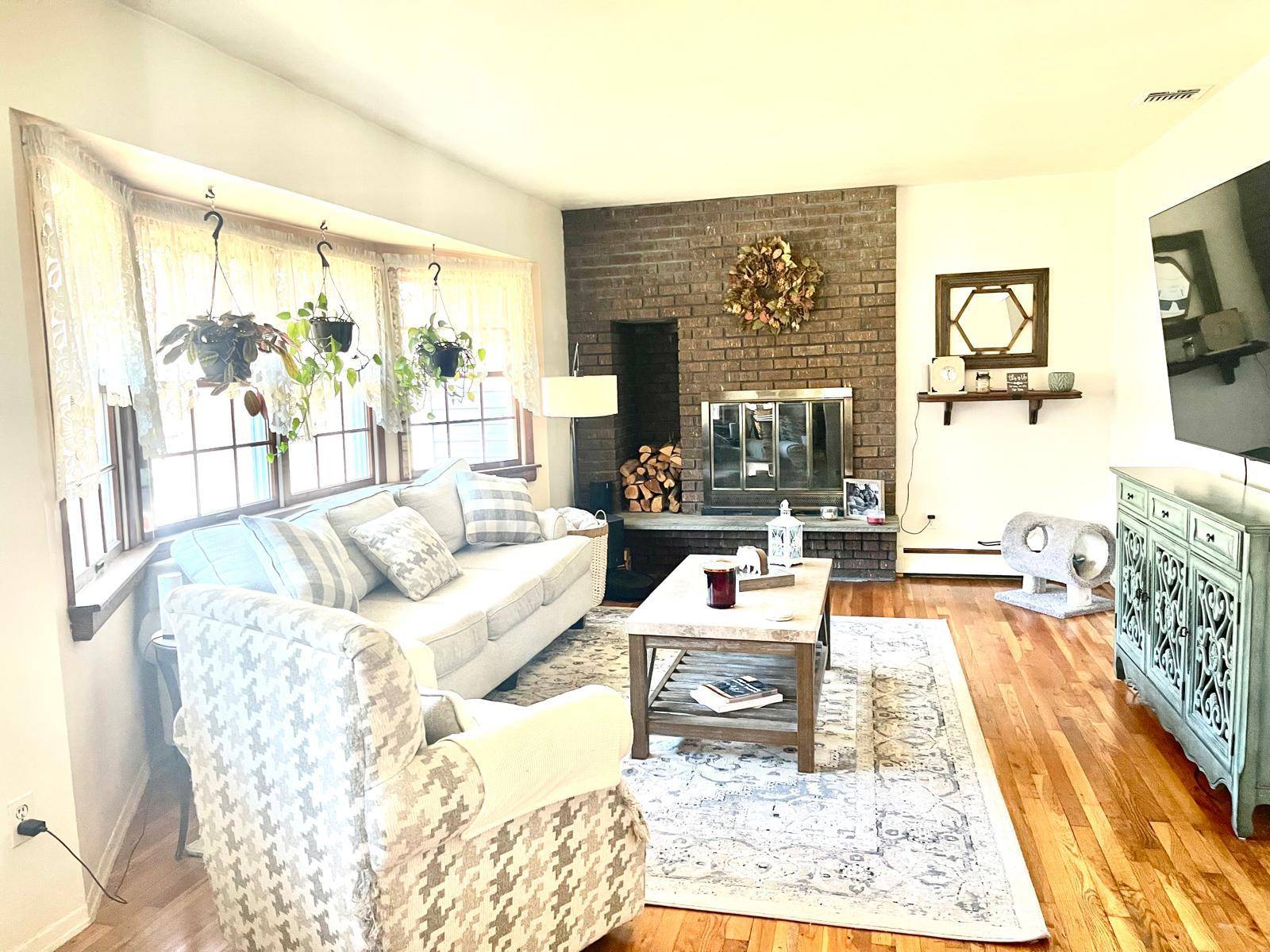 Holbrook, NY 11741,49 Fulham LN