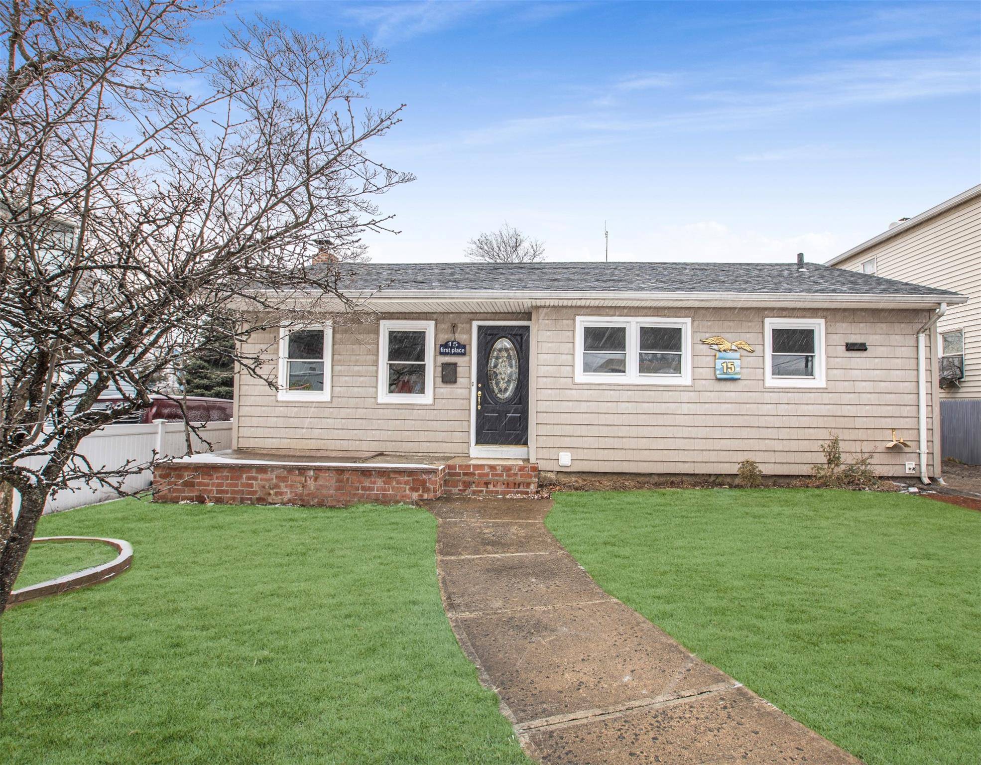 New Hyde Park, NY 11040,15 1st PL
