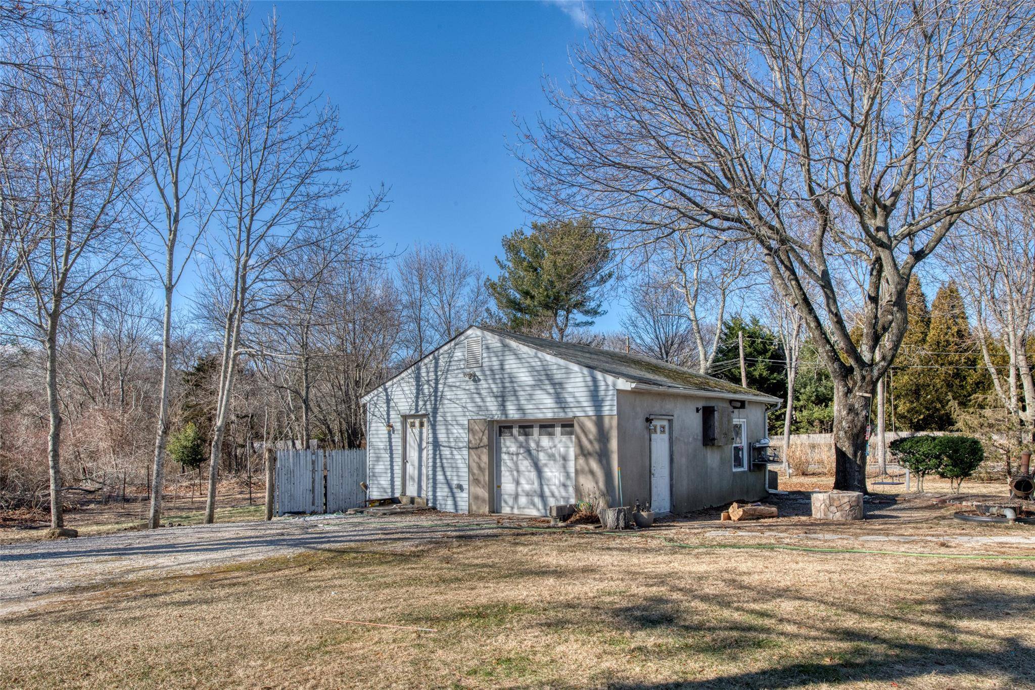 Calverton, NY 11933,2183 Osborn AVE