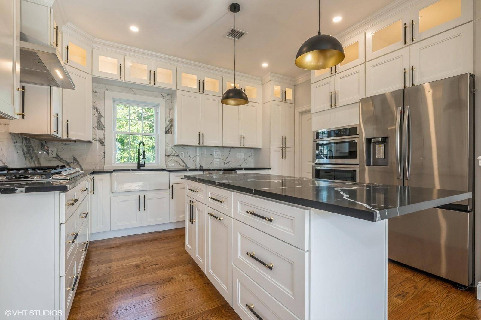 Levittown, NY 11756,275 Division AVE