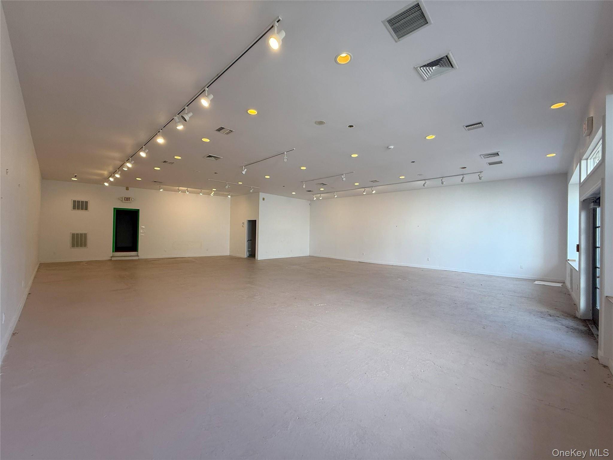 Greenport, NY 11944,200 Main ST