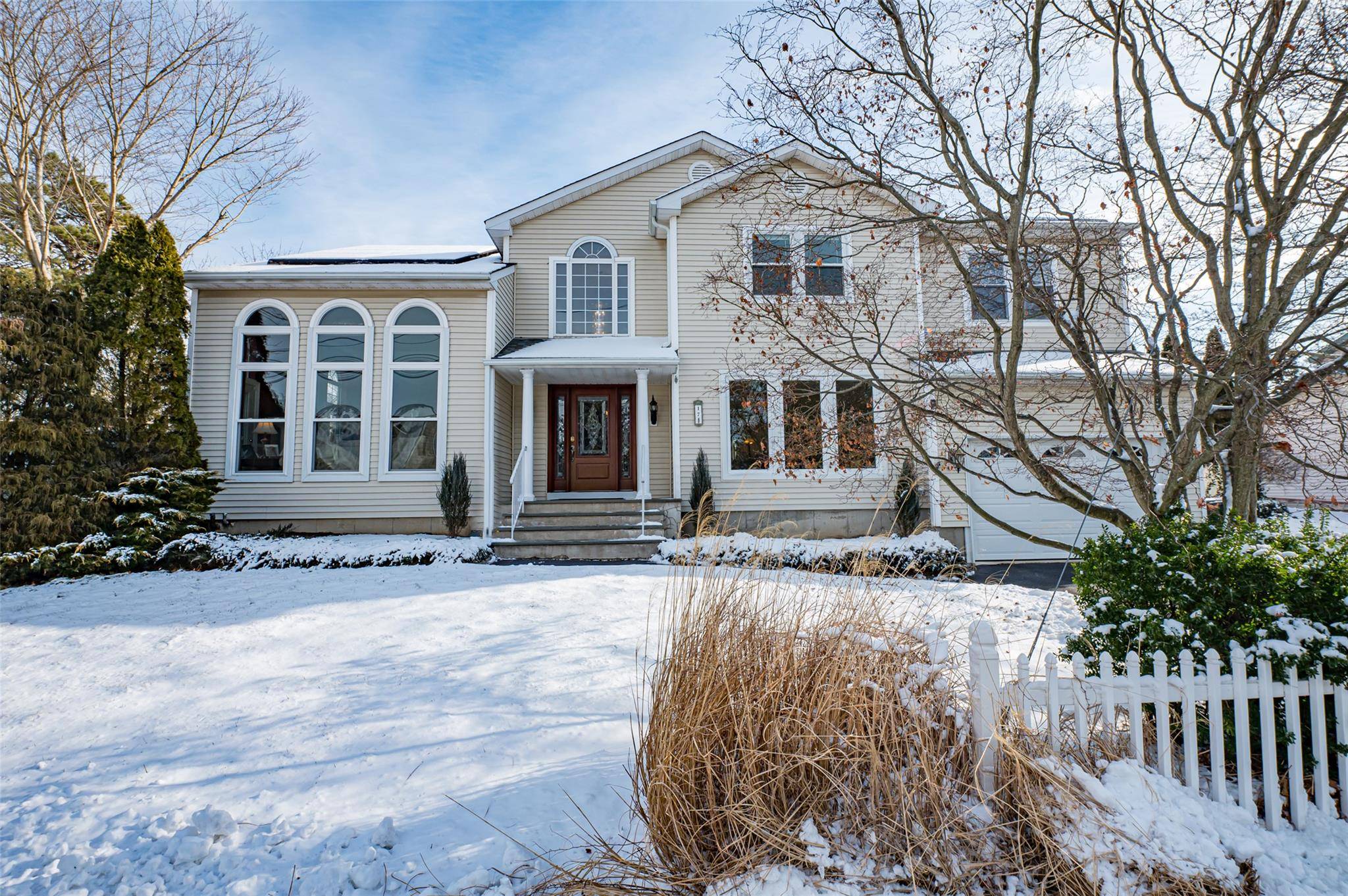 Nesconset, NY 11767,17 Knollcrest RD