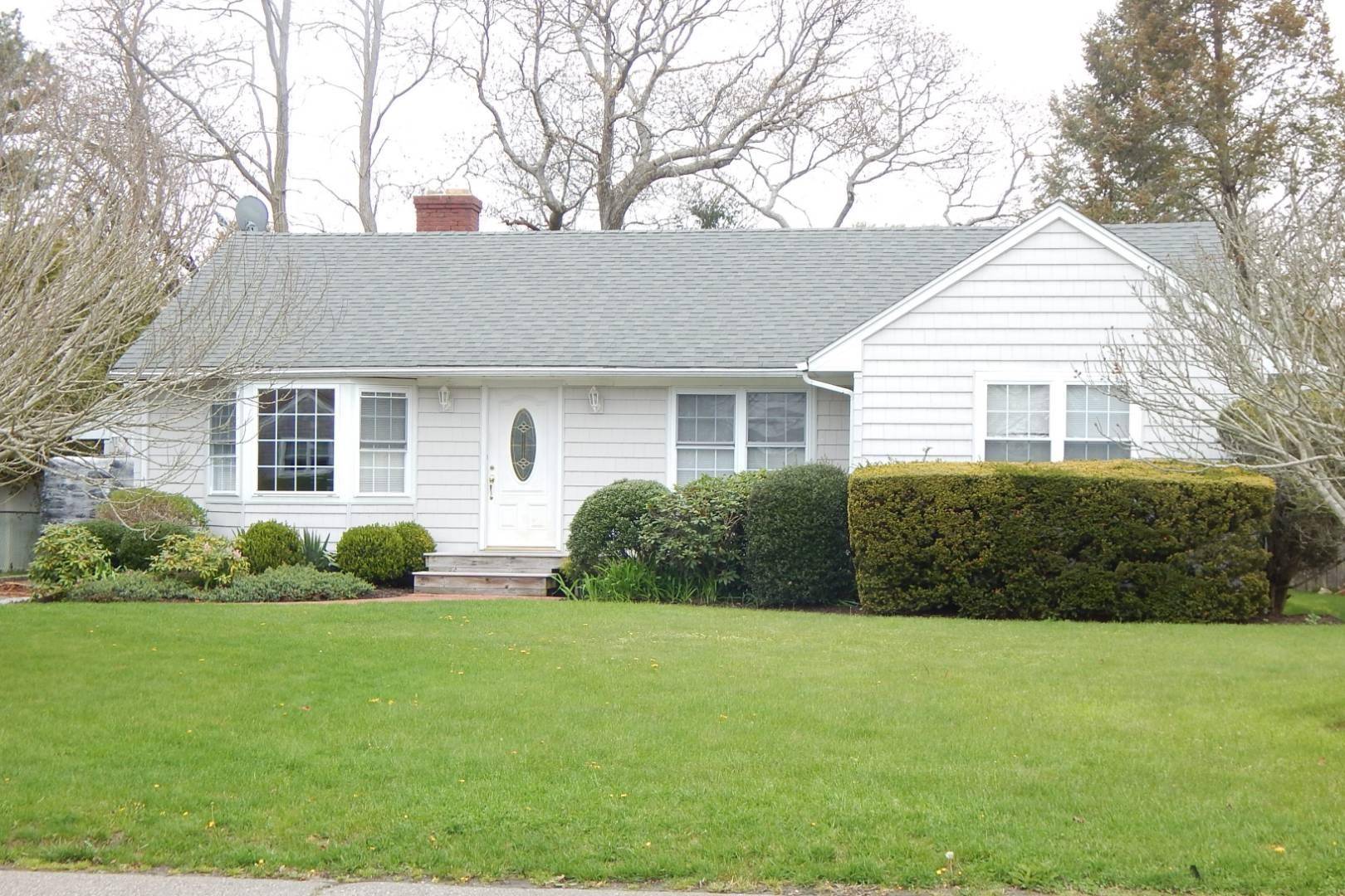 Westhampton Beach, NY 11978,15 Maple ST