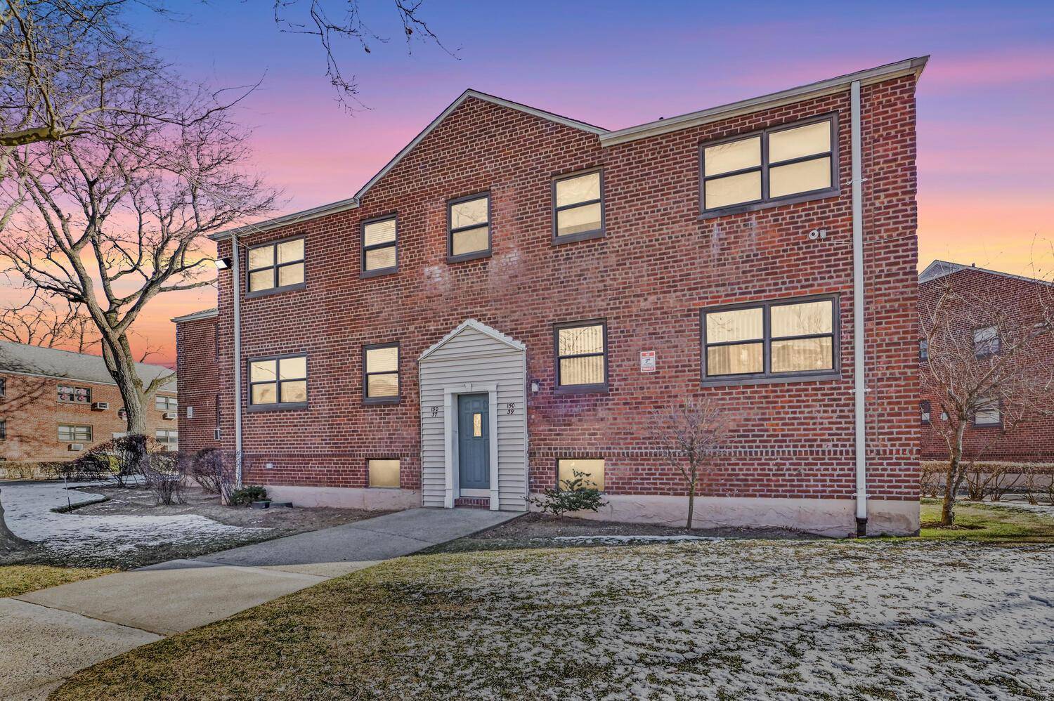 Howard Beach, NY 11414,150-37 89th ST #21