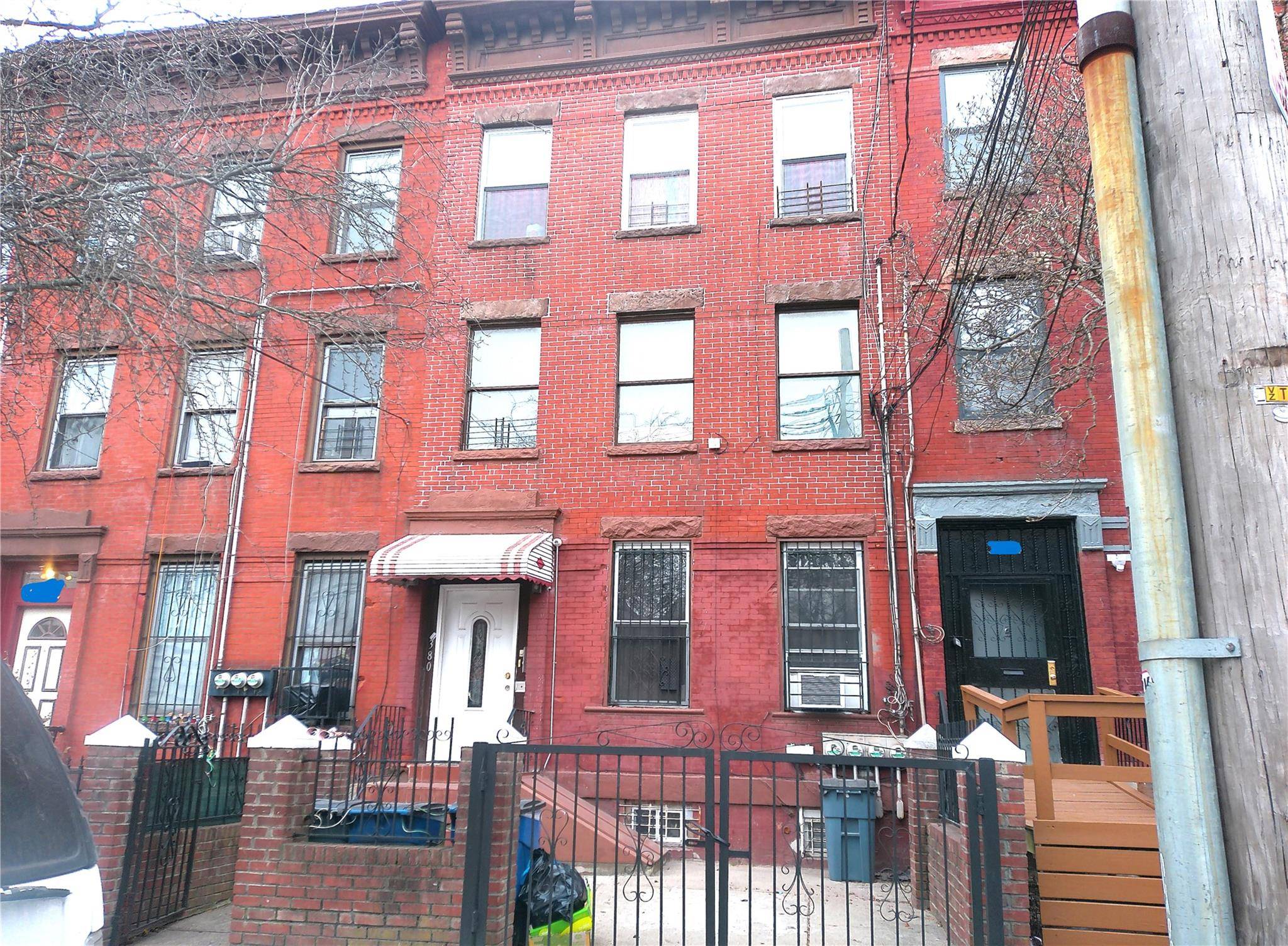 Brooklyn, NY 11207,380 Miller AVE