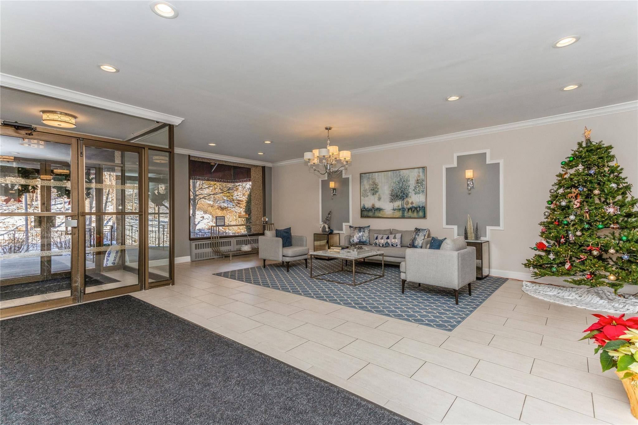 Mount Kisco, NY 10549,100 Diplomat DR #4B