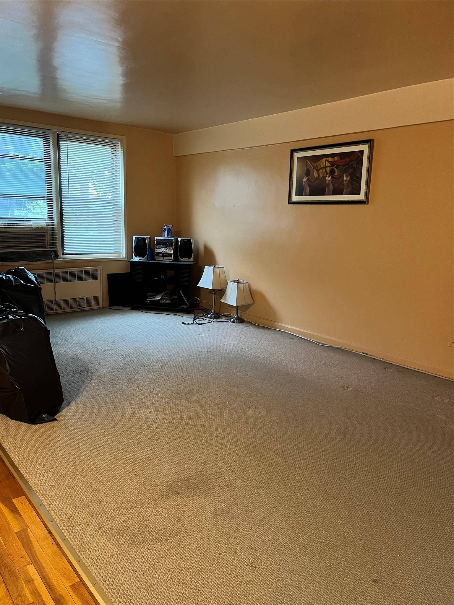 Jackson Heights, NY 11372,33-24 Junction Blvd #3M