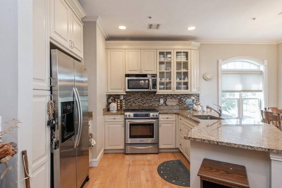 Westbury, NY 11590,319 Trotting LN #23